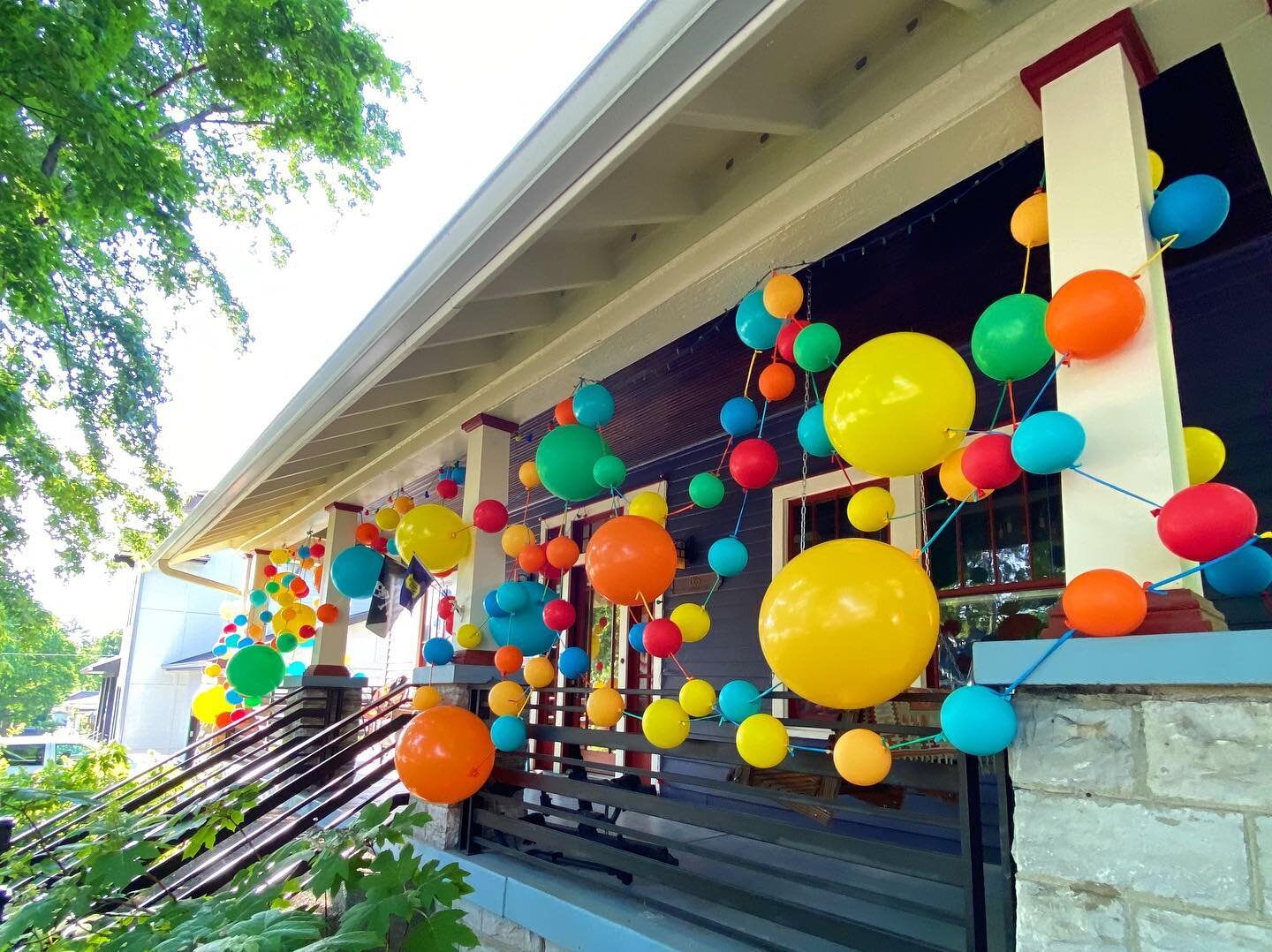 Balloon Art Installation - for Charlie&rsquo;s Bar Mitzvah ✨
#vroomvroomballoon