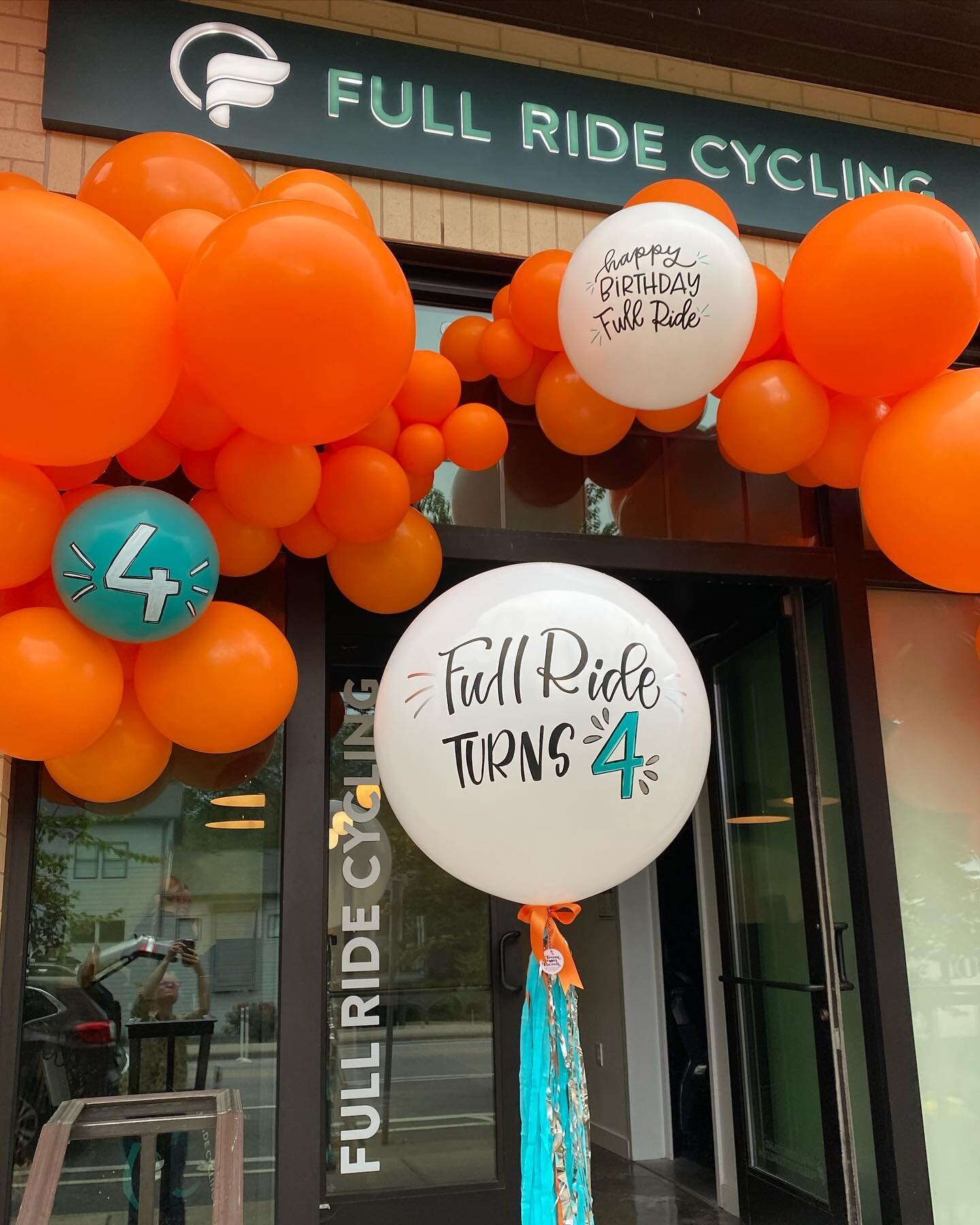 Happy 4th Birthday to @fullridecycling - @kenzietodd your passion is infectious and we love seeing the growth of your business over these years ✨🧡✨ 
Pics in the middle by @shawnaneel + @heatherspeer_ 
#fullridecycling 
#vroomvroomballoon