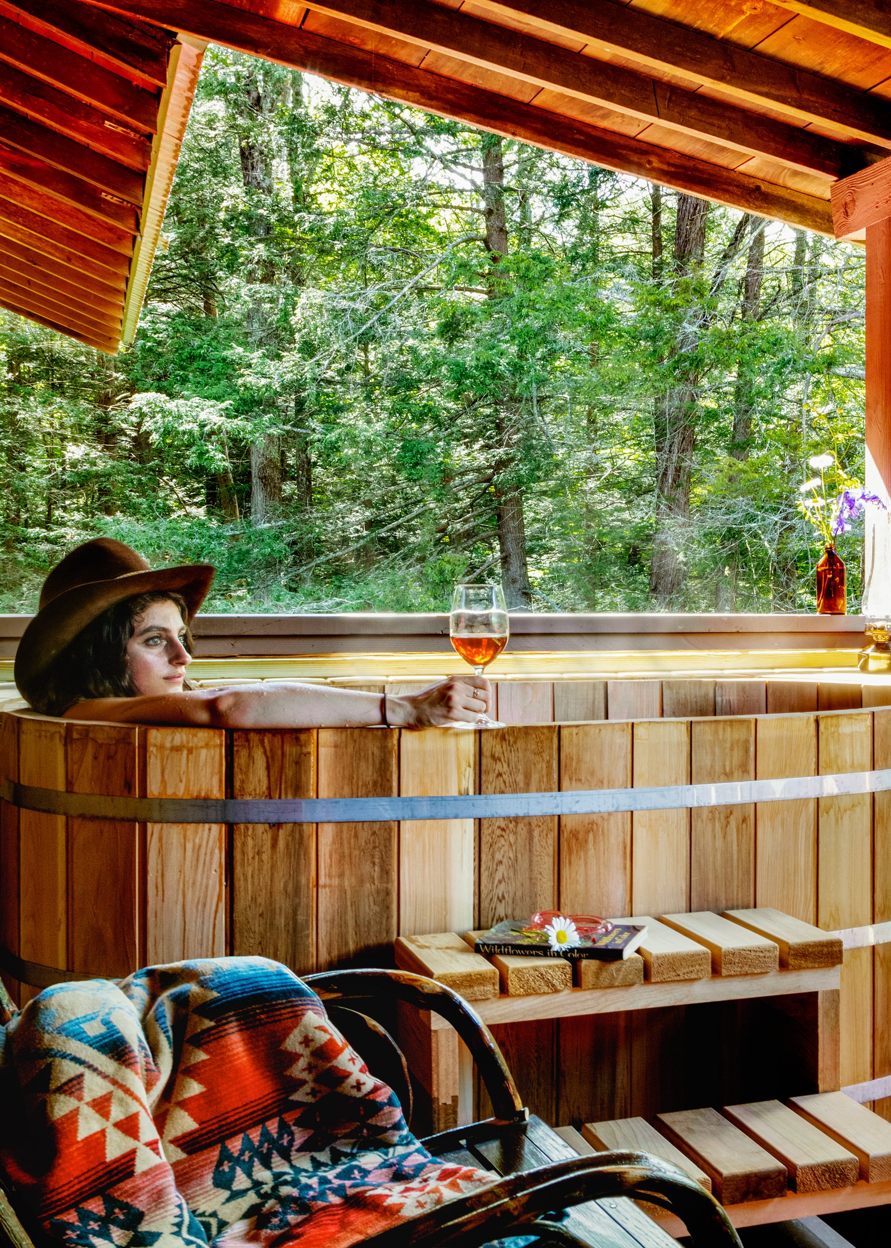 uc_lodge_hot_tub-2.jpg