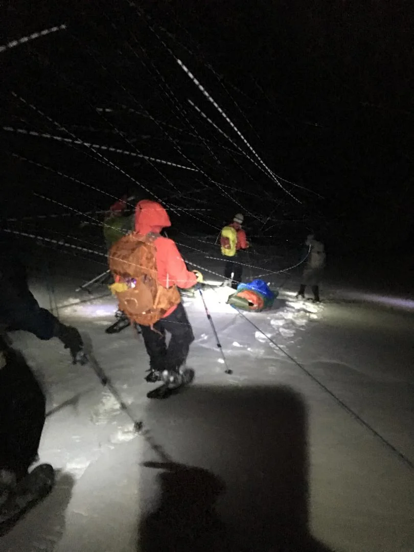 One of the many litter lowerings on the way out. Image by Mitchell Quiring