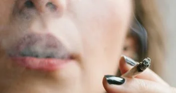 olivia-smoke-3-351x185.jpg