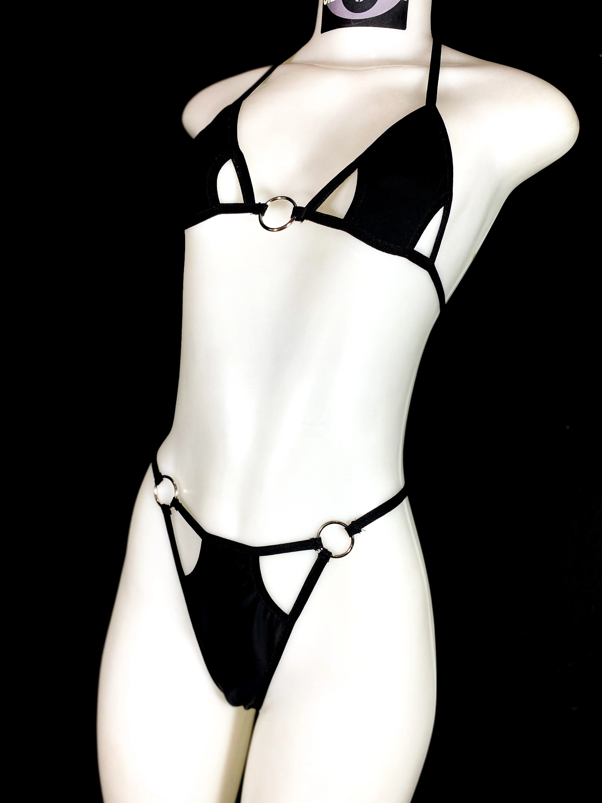 9B186B57-415A-419F-B1D5-8A4E9C744370