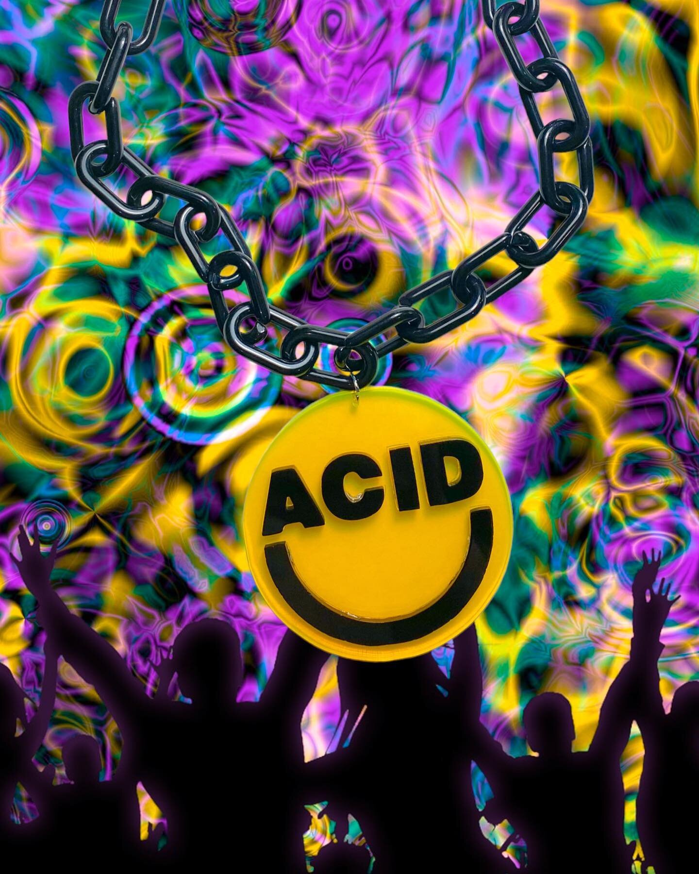 Acid Smiley 😃
The perfect accessory for your next rave fit! 🤟🏻
