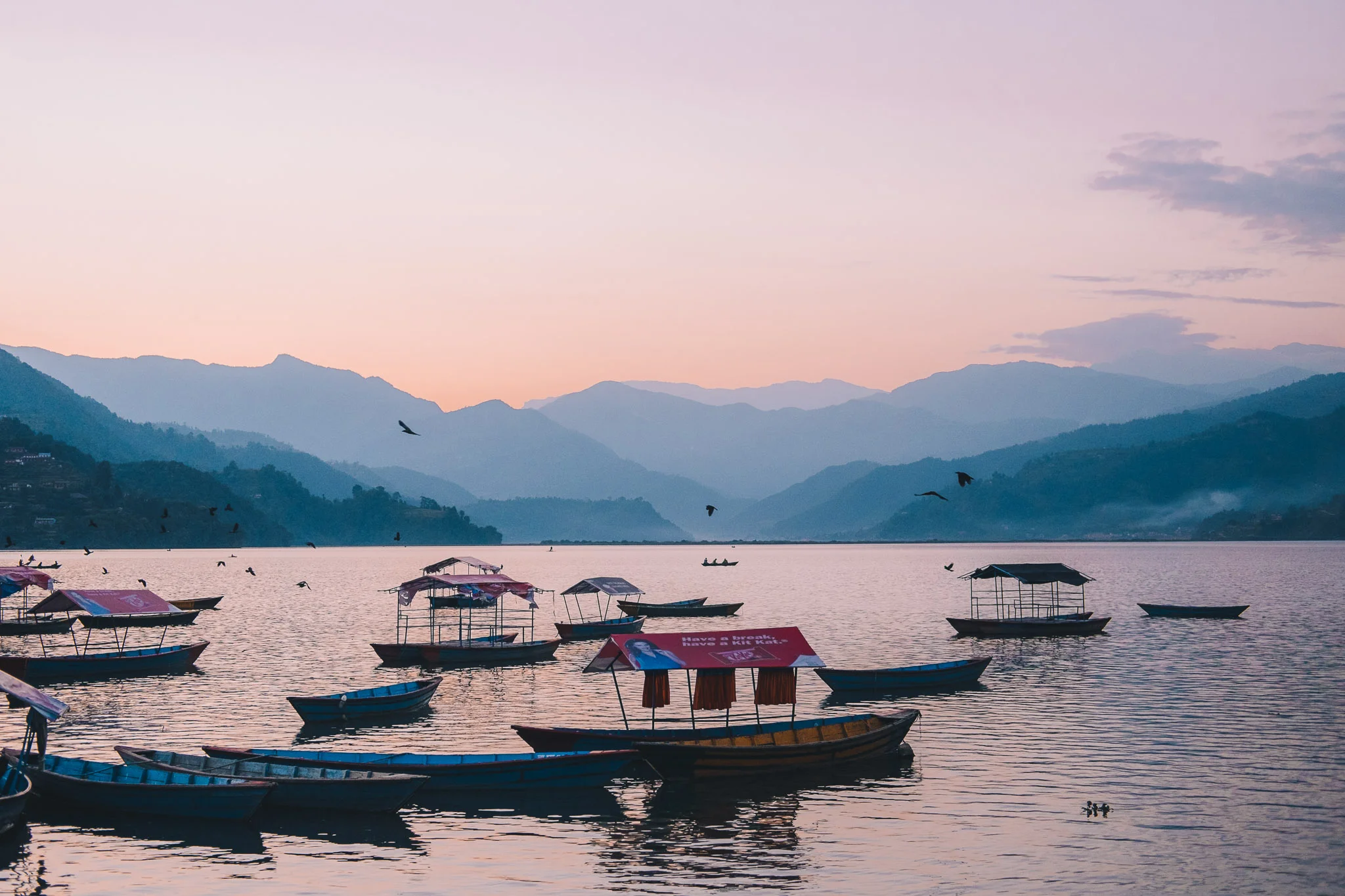 nepal-pokhara-phewa-lake-2.jpg