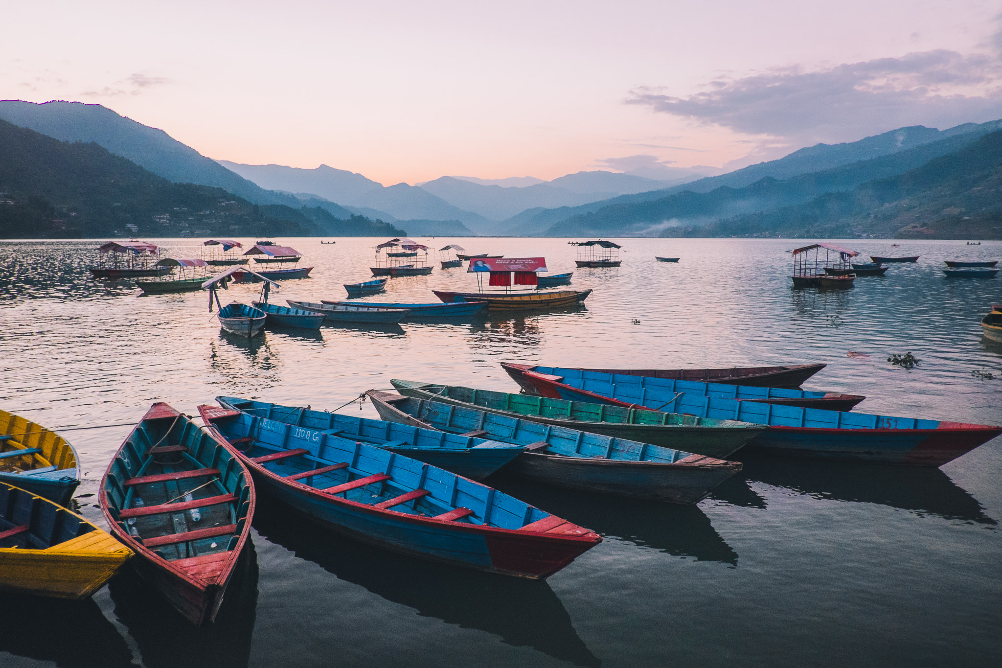 nepal-pokhara-phewa-lake-3.jpg