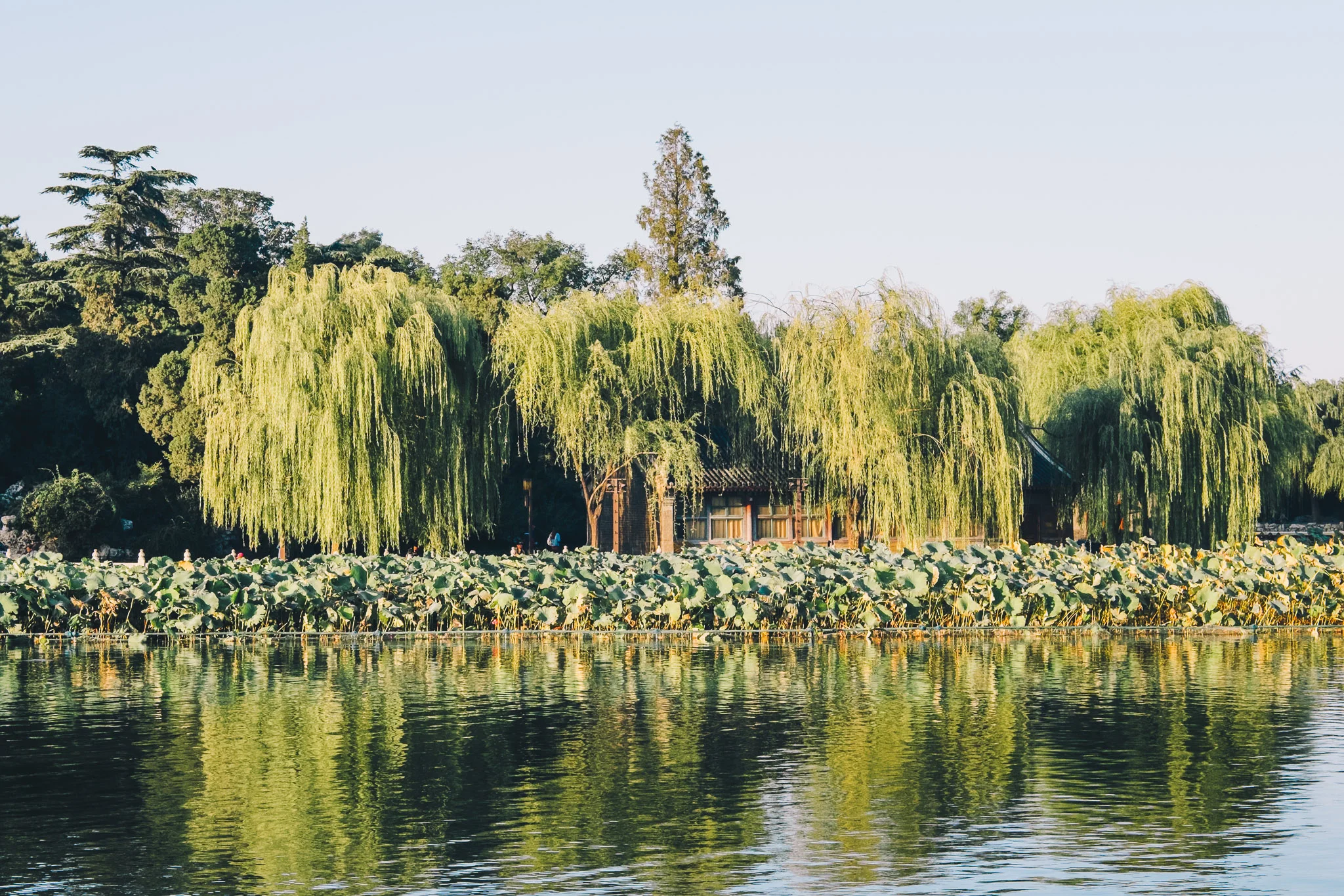 china-beijing-beihai-park-2.jpg