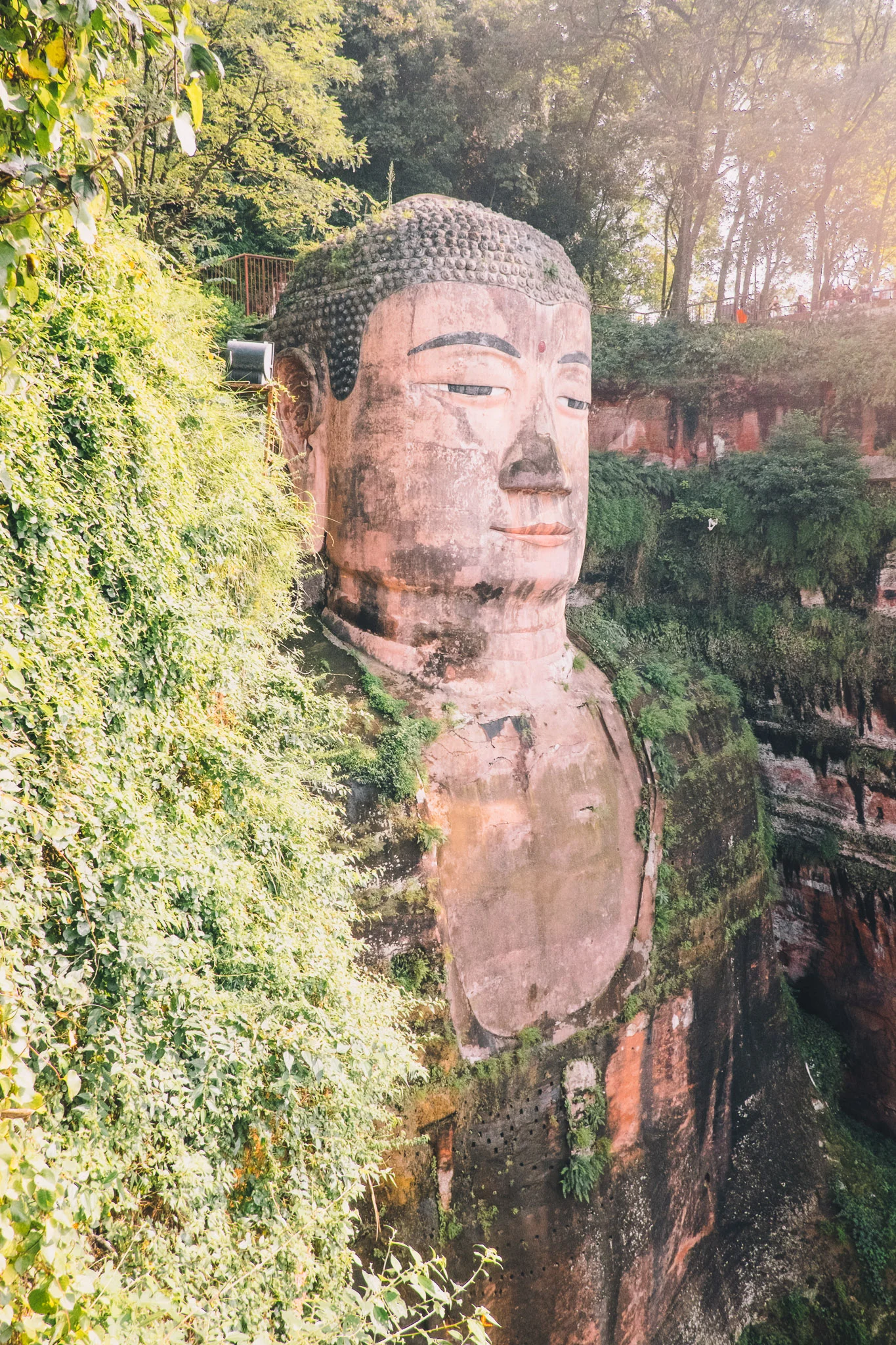 china-chengdu-leshan-buddha.jpg