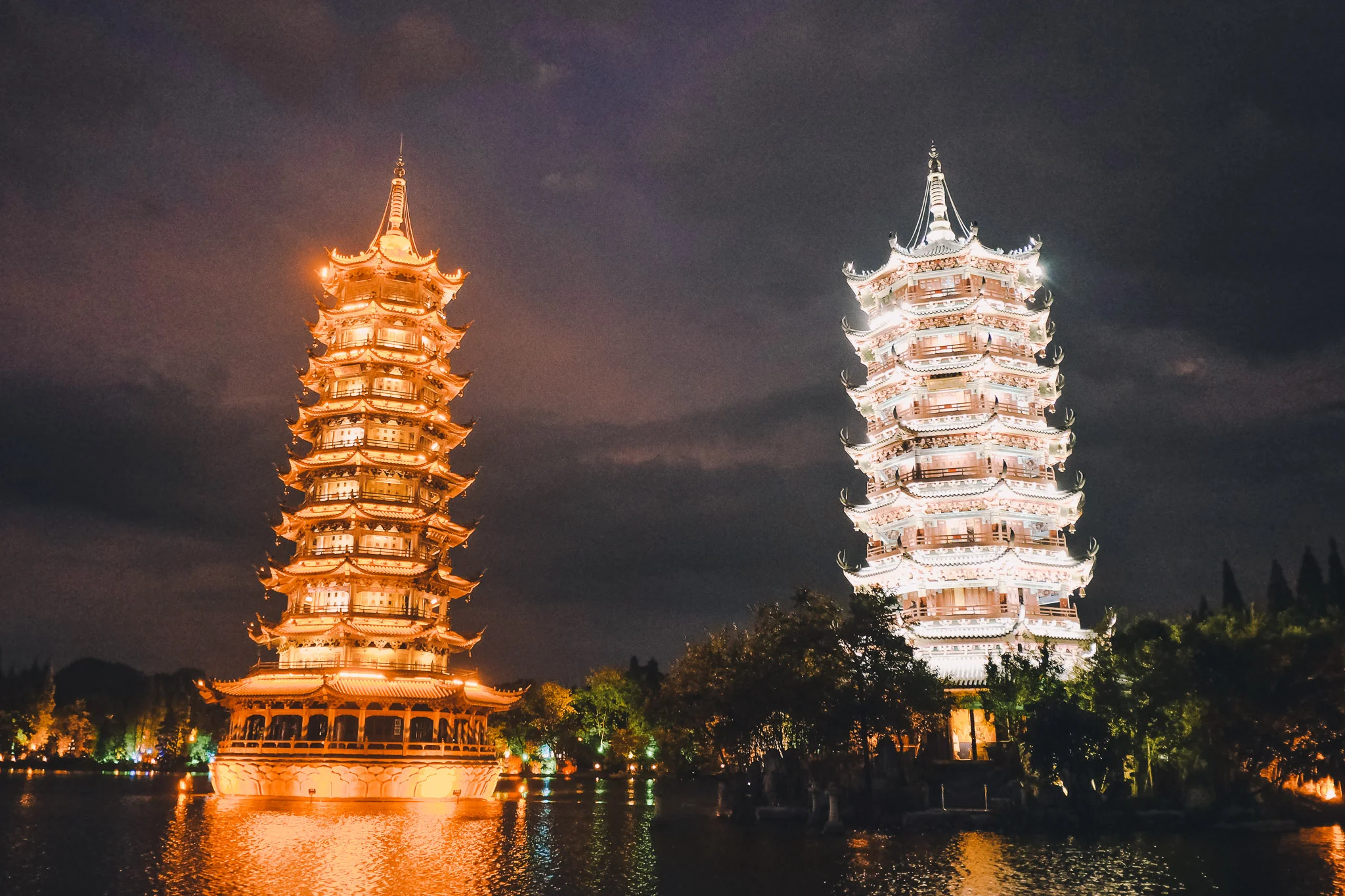 china-guilin-yangshuo-sun-and-moon-pagodas.jpg