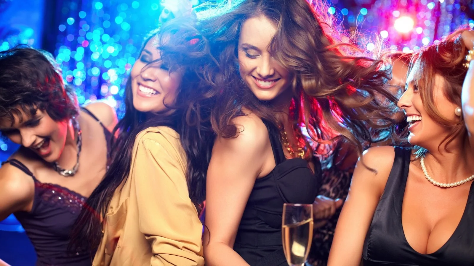 dancing_smiling_disco_women-217036.jpg