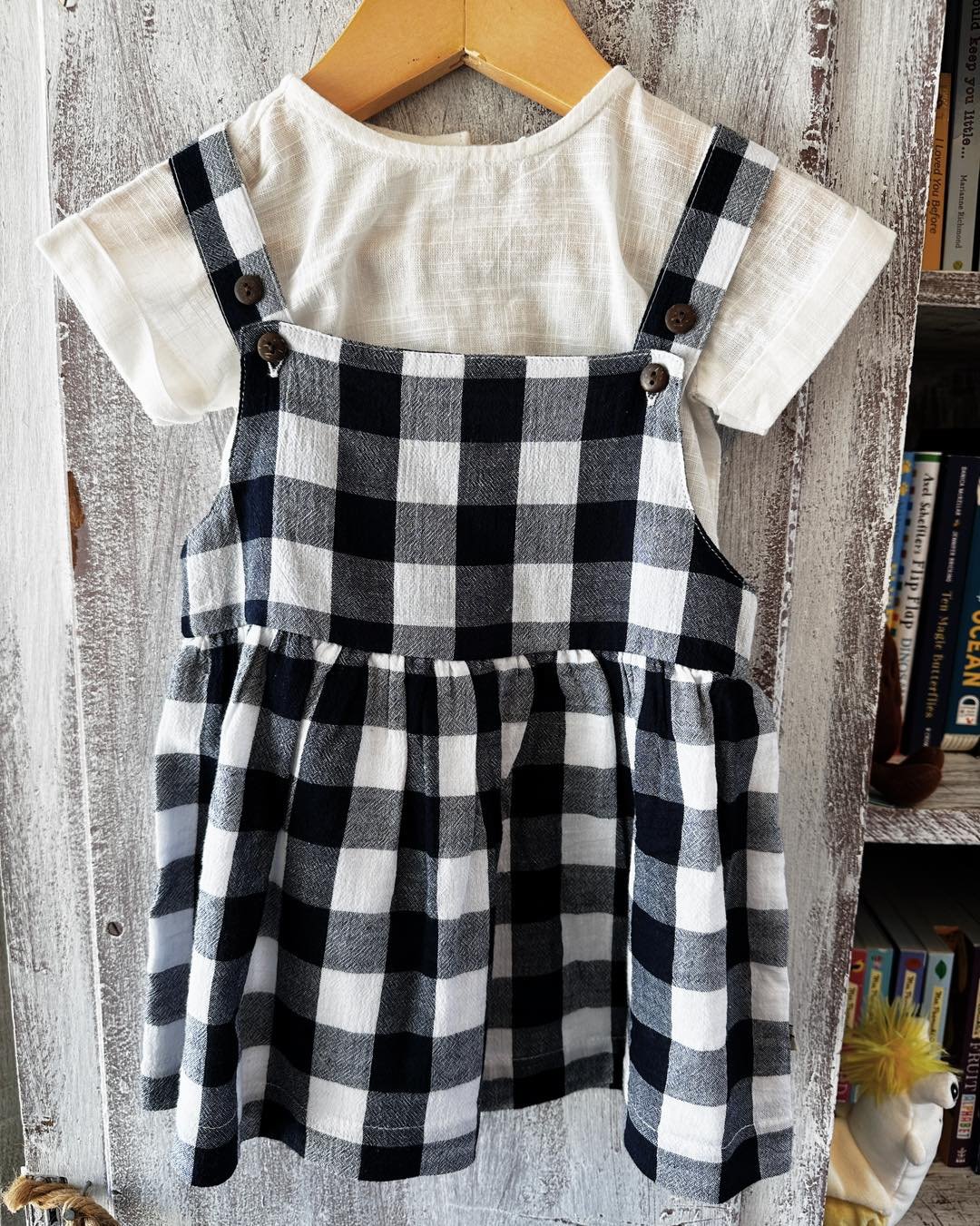 This classic look just arrived and we are loving it! 

Shop this spring look and so many others now at A Baby Naturally. There is always something new to discover! 

#shopsmall #shoplocal #ababynaturally #babyboutique #supportsmallbusiness