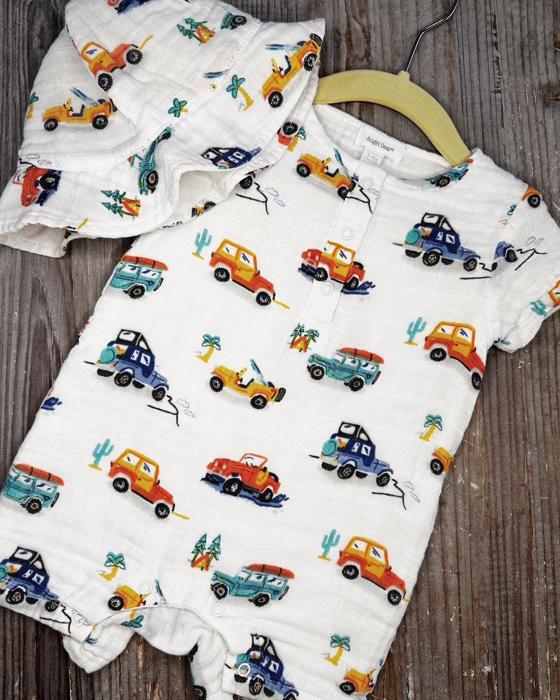 Road trip ready! 

Where will you take this matching set from Angel Dear? 

#shopsmall #shoplocal #ababynaturally #babyboutique #supportsmallbusiness #roadtrip