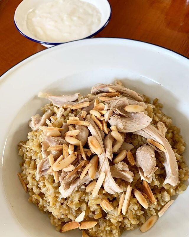 Stumbled upon a bag of freekeh, young grains of wheat that have been briefly scorched, at a Middle Eastern grocery here in Bangkok, and followed @anissahelou&rsquo;s recipe in Feast as a guide. Cooked in chicken broth w dried spices and served w a si