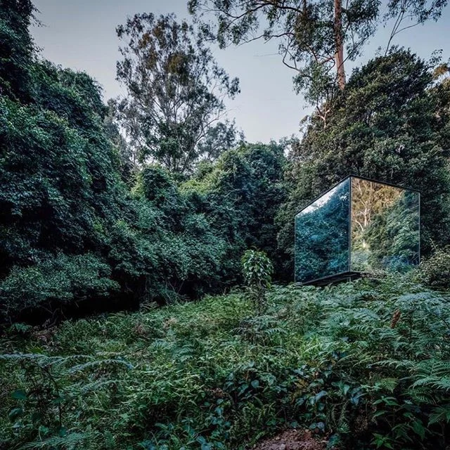 E S C A P E :: This amazing bathroom at @cabn.life  Kangaroo Valley feels more outdoors than indoors. 🛀 It was designed to connect you to the landscape. Nothing but you, a large floating bathtub and the wild expanse of nature. 🌿🌿 (p.s More jaw dropping weekend getaways for nature lovers on my insta story!)