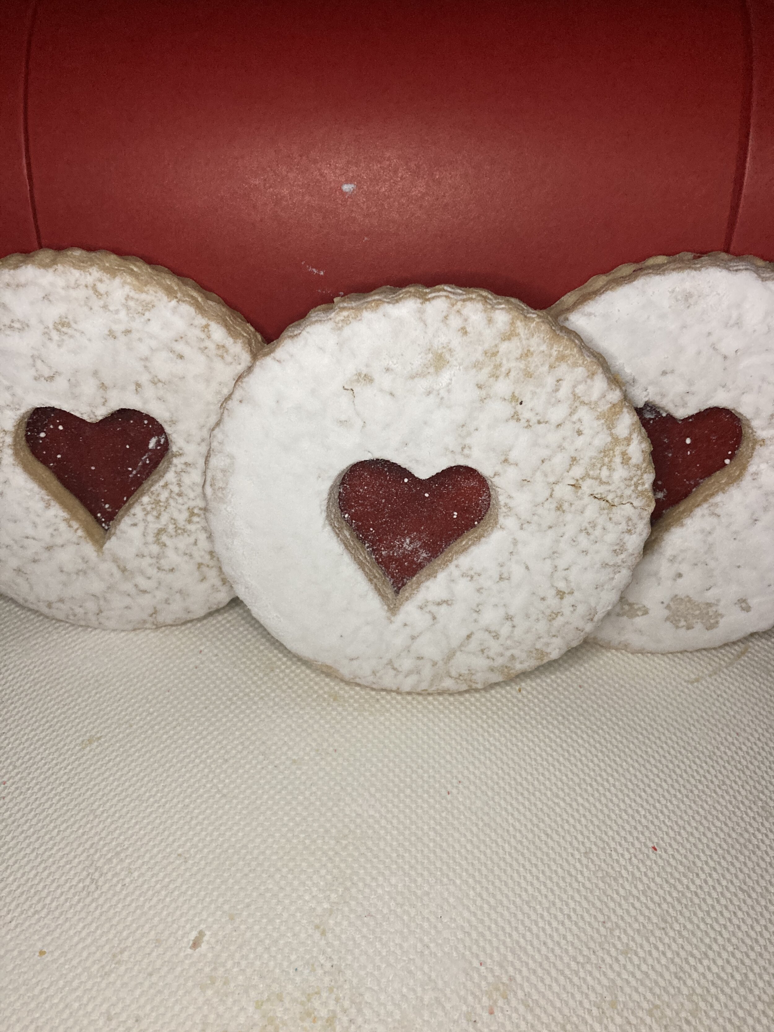 Linzer Cookies 1.JPG