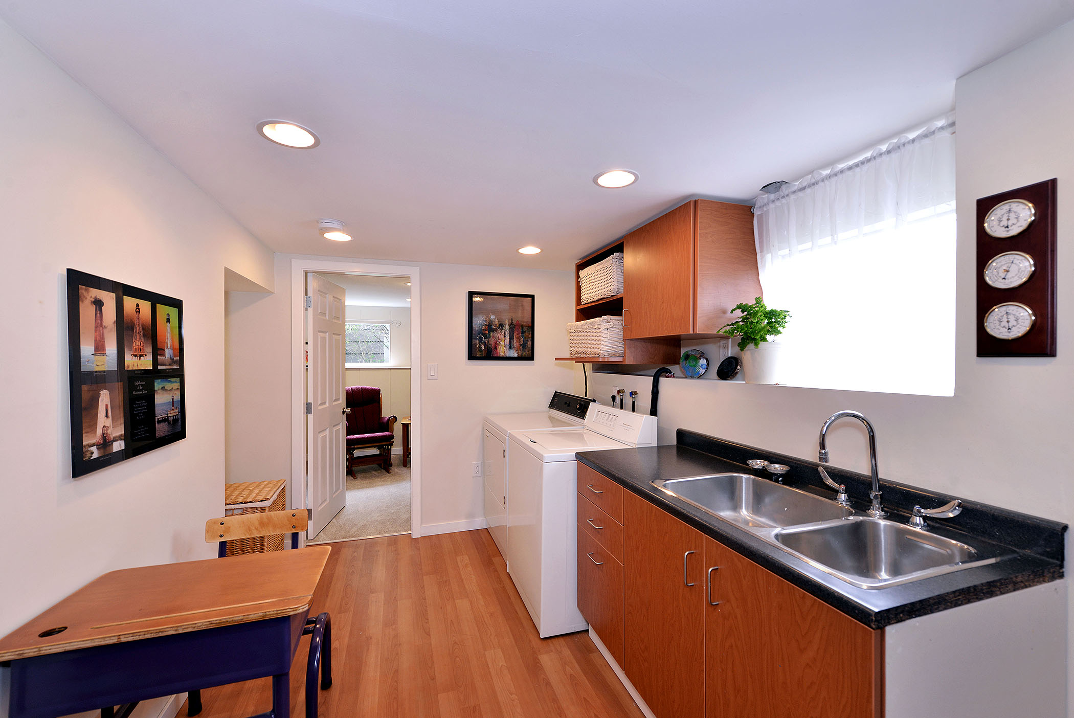 Laundry Area.jpg