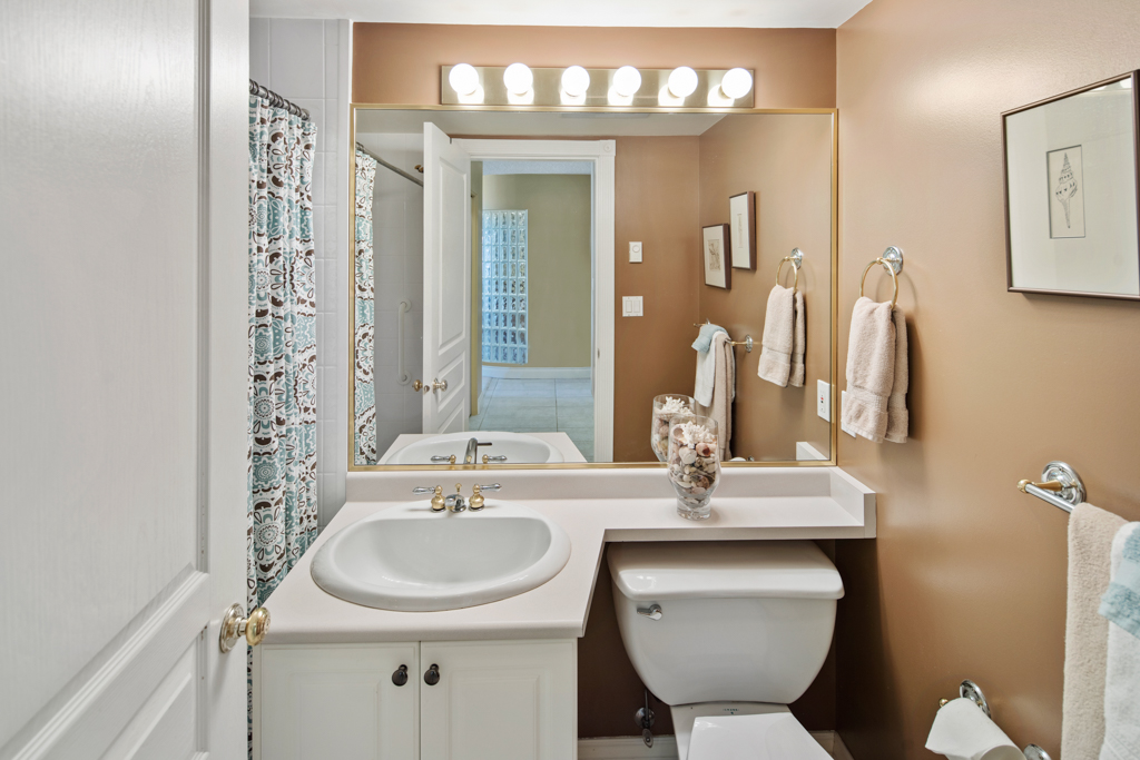 403-75 Songhees-MLS-25.jpg