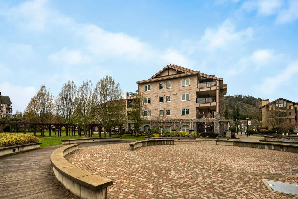 319-1335 Bear Mtn-MLS-19.jpg