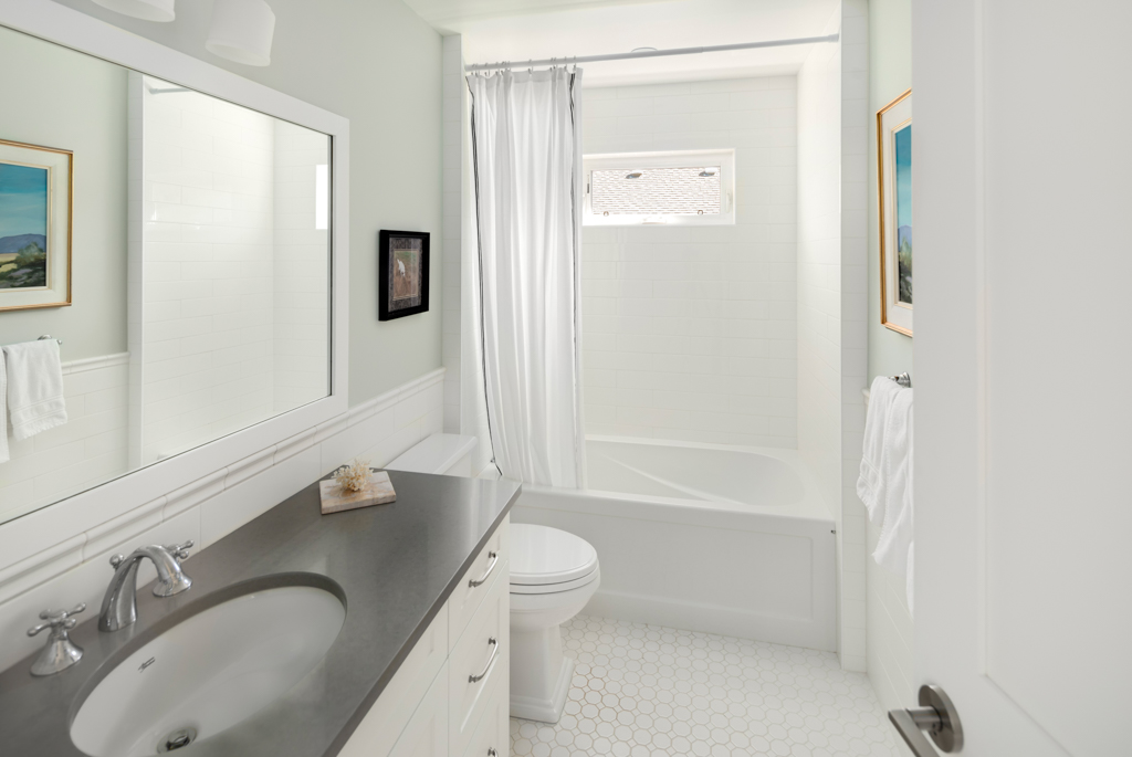 901 Hampshire-MLS-25.jpg