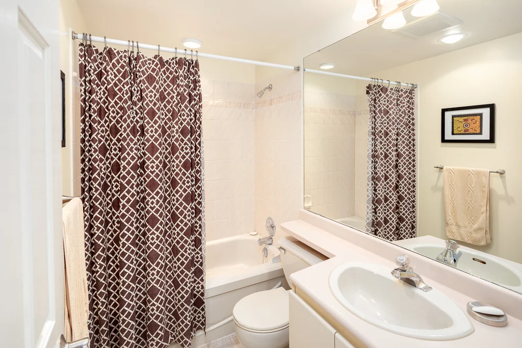 304945 McClure Street, Victoria, BC 575,000 — MacLeod Group