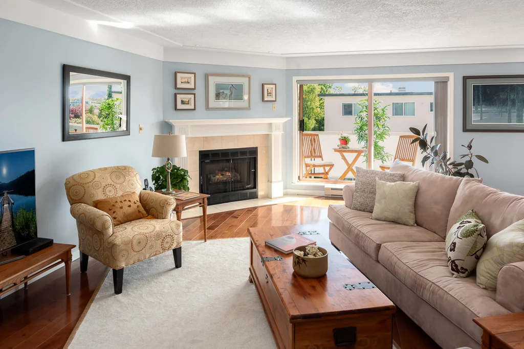 304945 McClure Street, Victoria, BC 575,000 — MacLeod Group