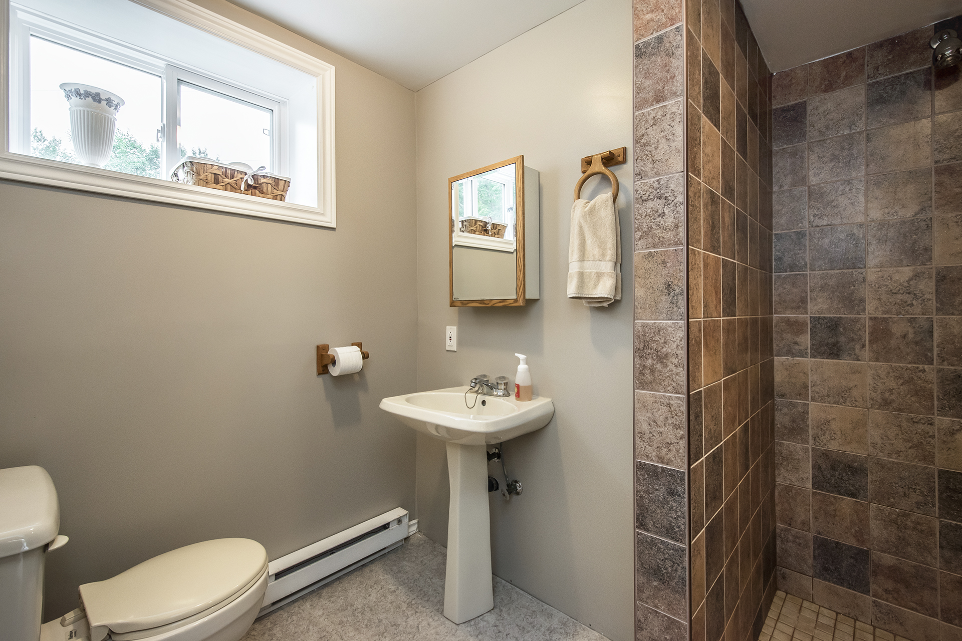 561 Belmont Road_0169H.jpg