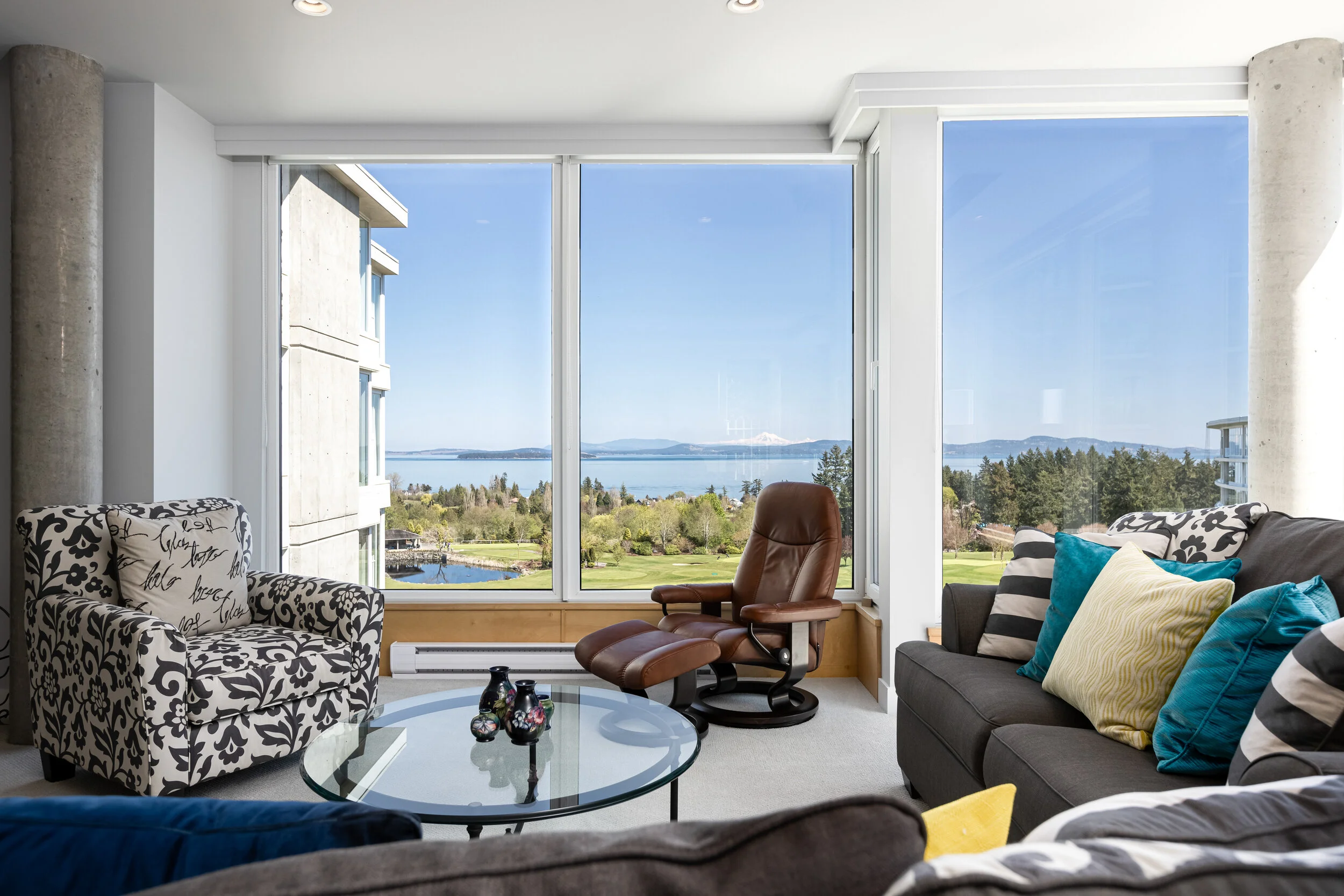 5035350 Sayward Hill Crescent, Victoria, BC 1,110,000 — MacLeod