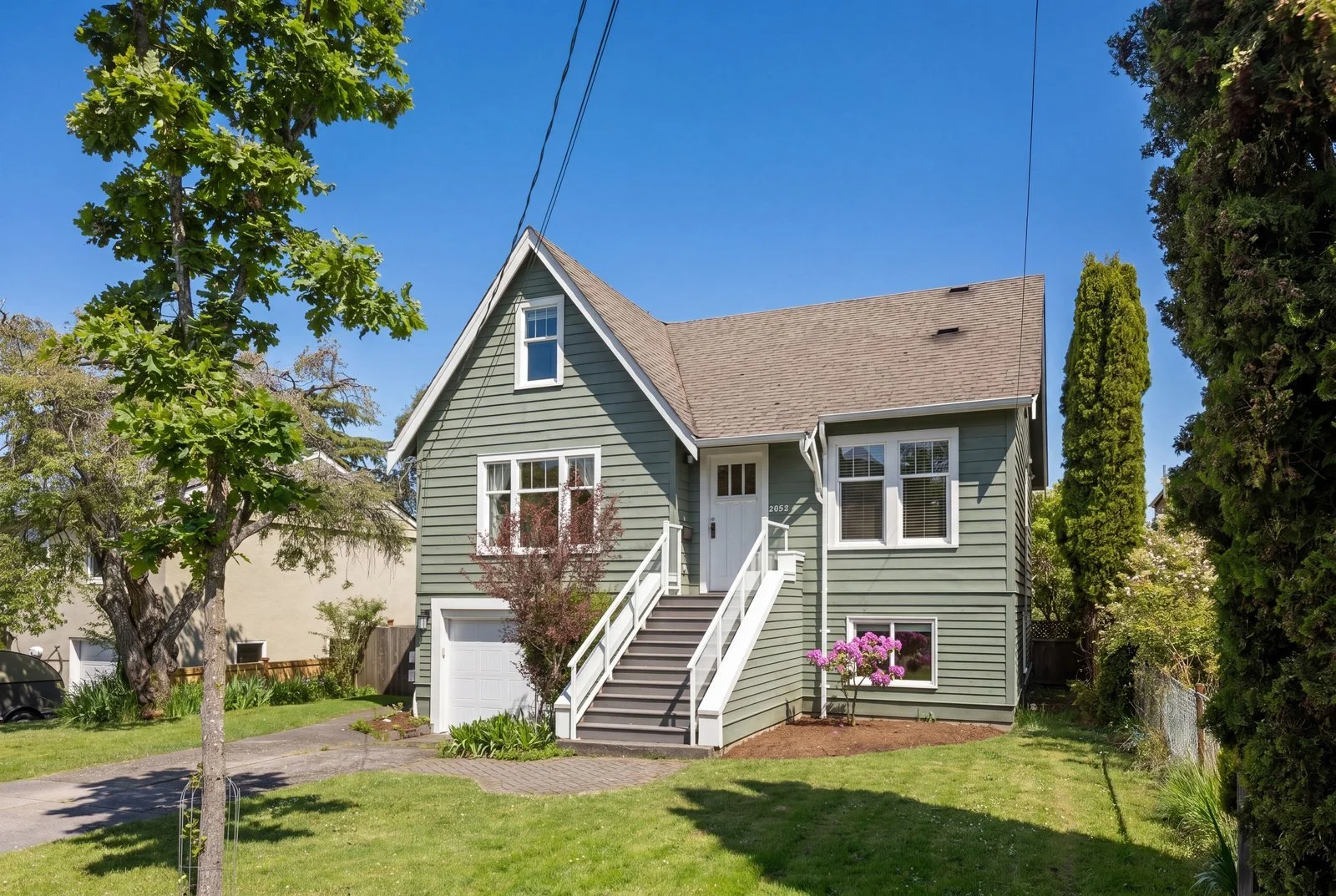 2052 Carrick St, Oak Bay, BC | $1,650,000