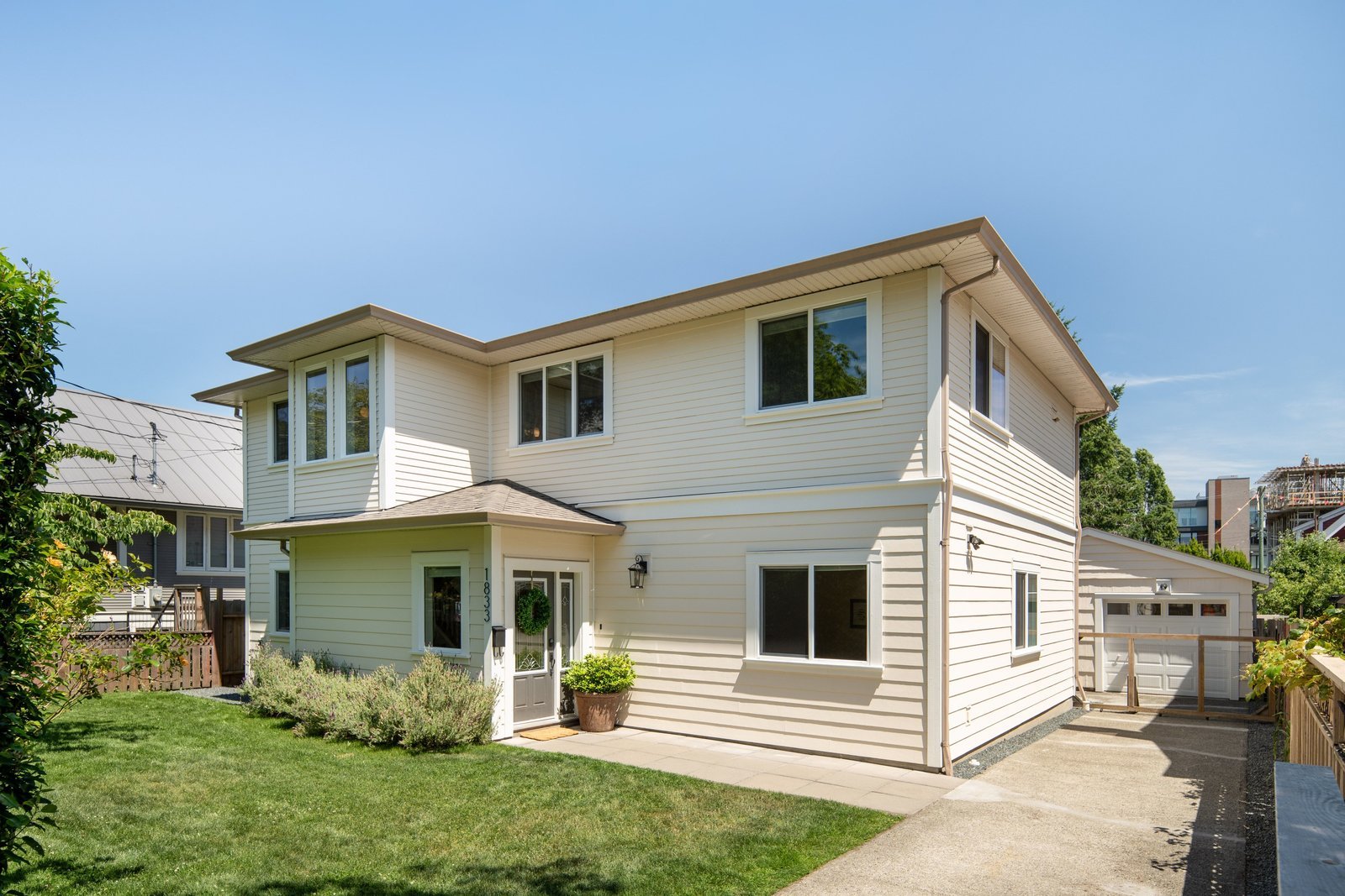 1833 Chestnut St, Victoria, BC | $1,350,000