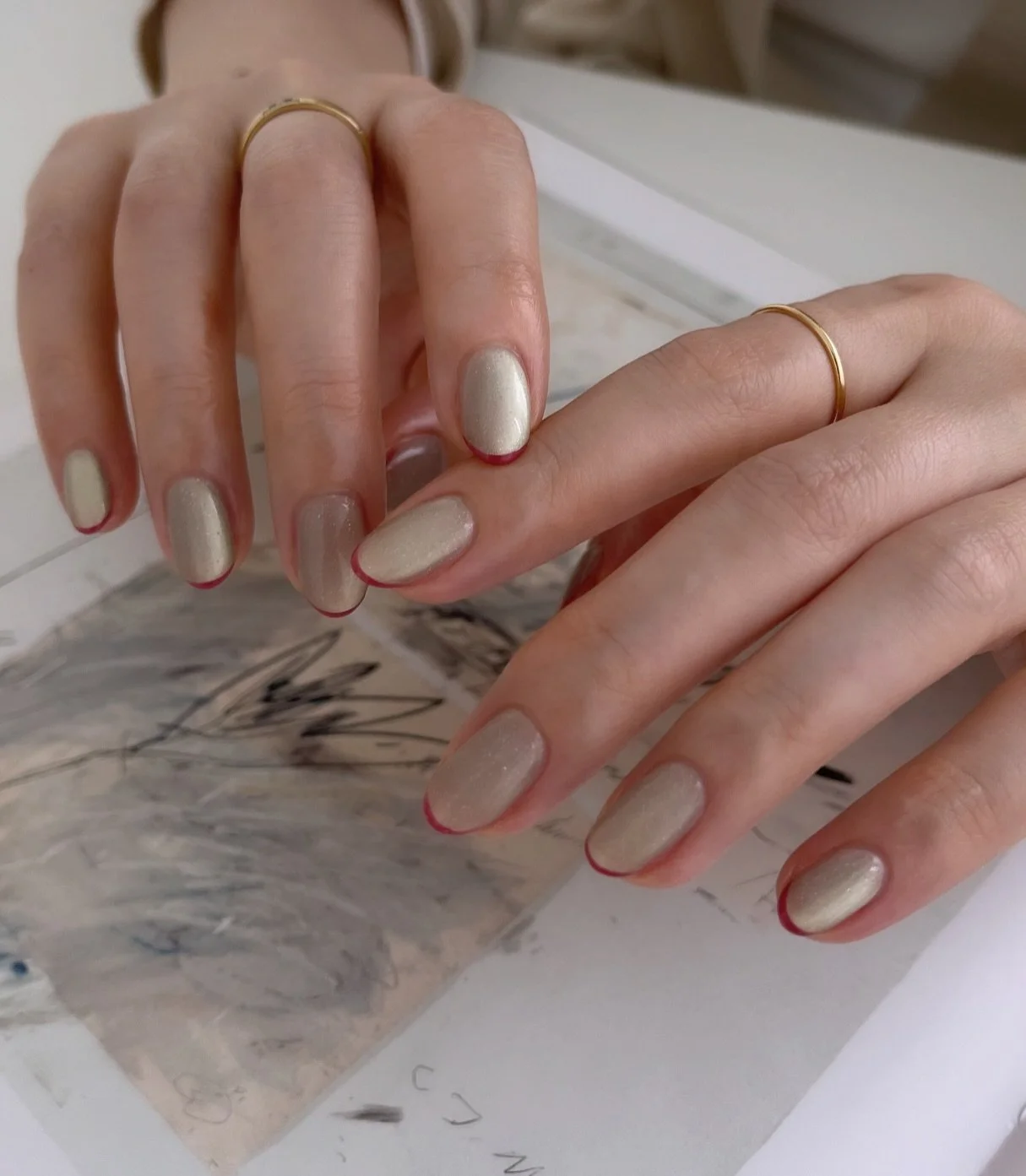 magnet + french nails 💅🏻