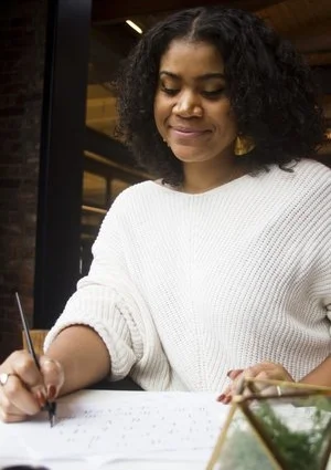 Spotlight: Meet Ashlee Murray, Founder of Writefullee Yours Calligraphy Service