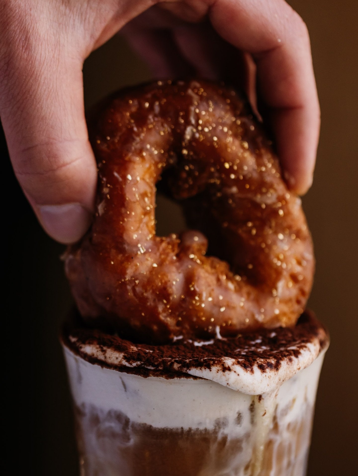 elite dunking combo: brown butter mochi + tiramisu cold brew 🤌🏼 #theirthere #brunch #mochidonut #coldbrew