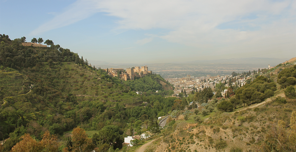 L'ALHAMBRA DANS SON ENVIRONNEMENT | crédits photo : AER