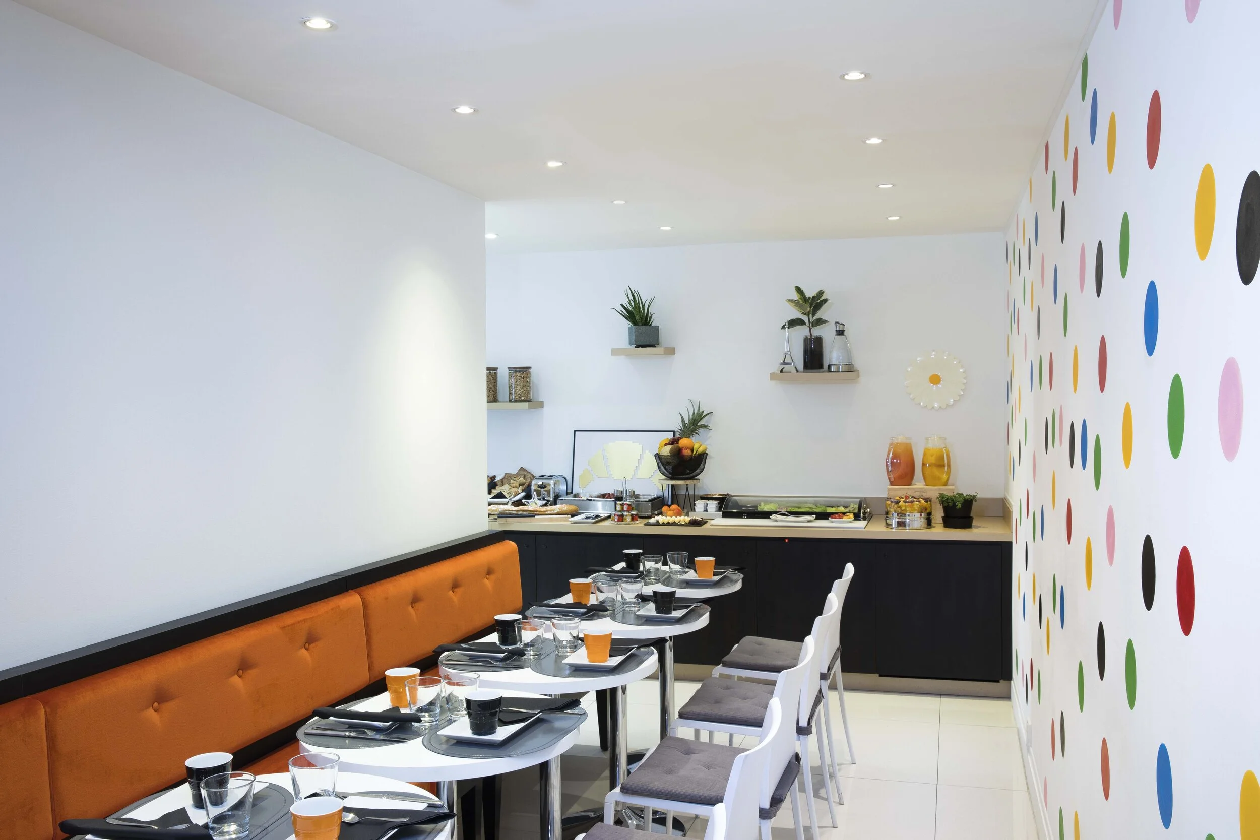 BANQUETTE REALISEE SUR MESURE | crédits photo : Hôtel Palais de Chaillot