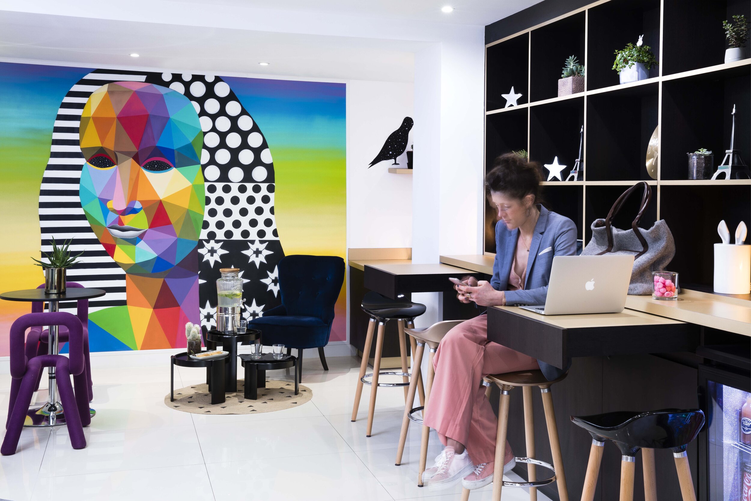 CREER DE LA PROFONDEUR GRACE AUX JEUX DE COULEURS ET DE VOLUMES | crédits photo : Hôtel Palais de Chaillot