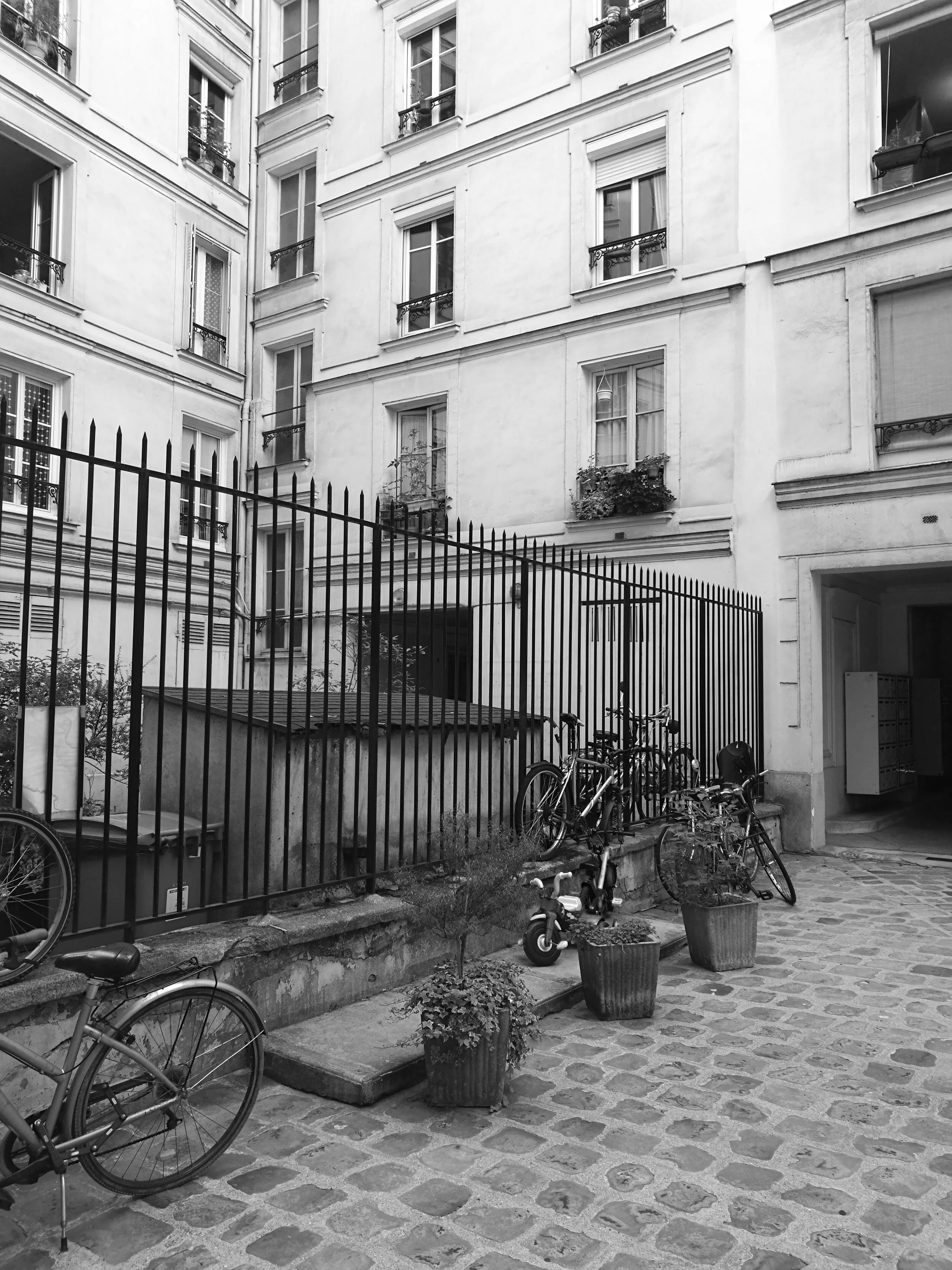 COUR PRINCIPALE ACTUELLE | crédits photo : AER Architecture