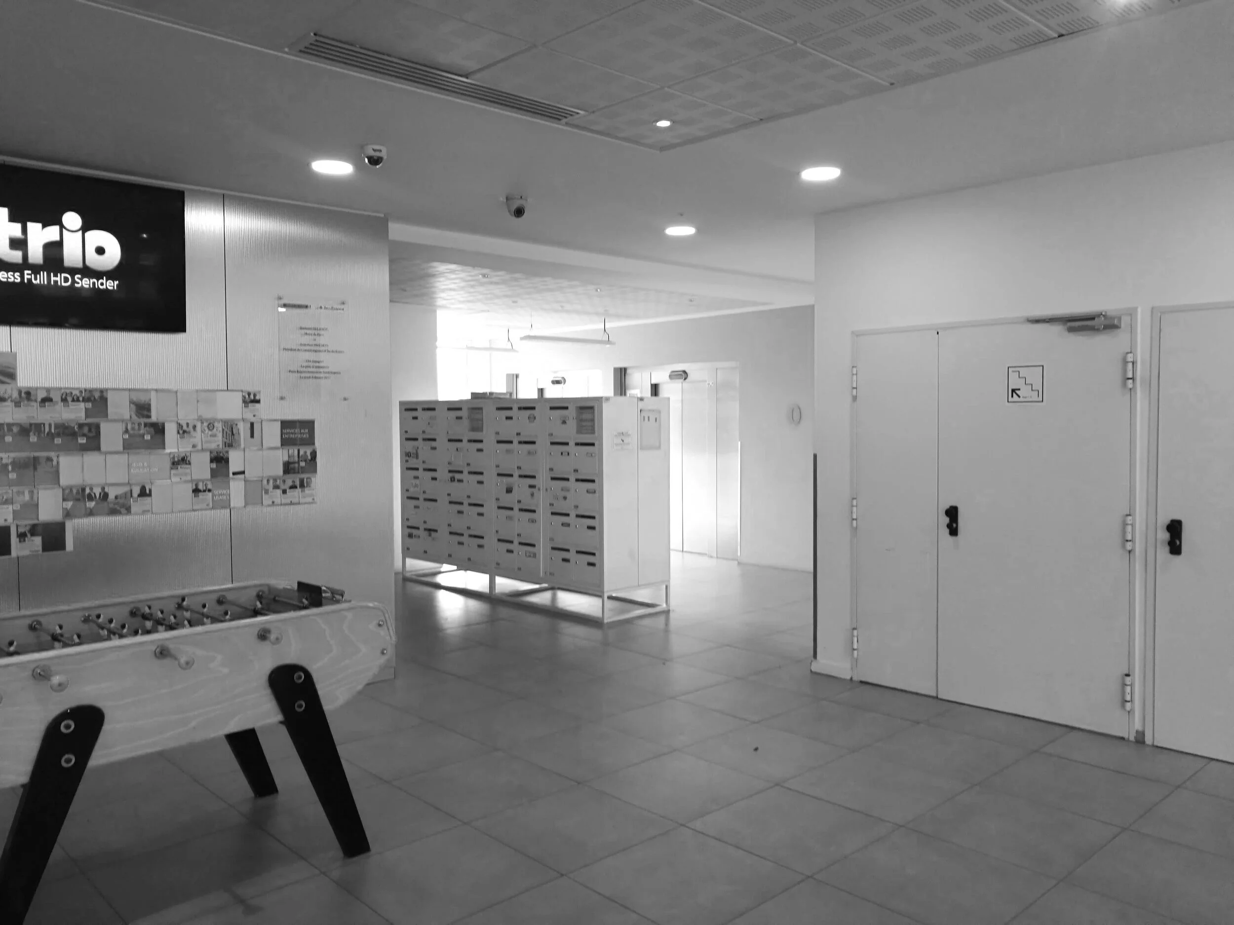 UN ESPACE ENCOMBRE ET PEU LISIBLE | crédits photo : AER Architecture &amp; Anne-Sophie Martorana