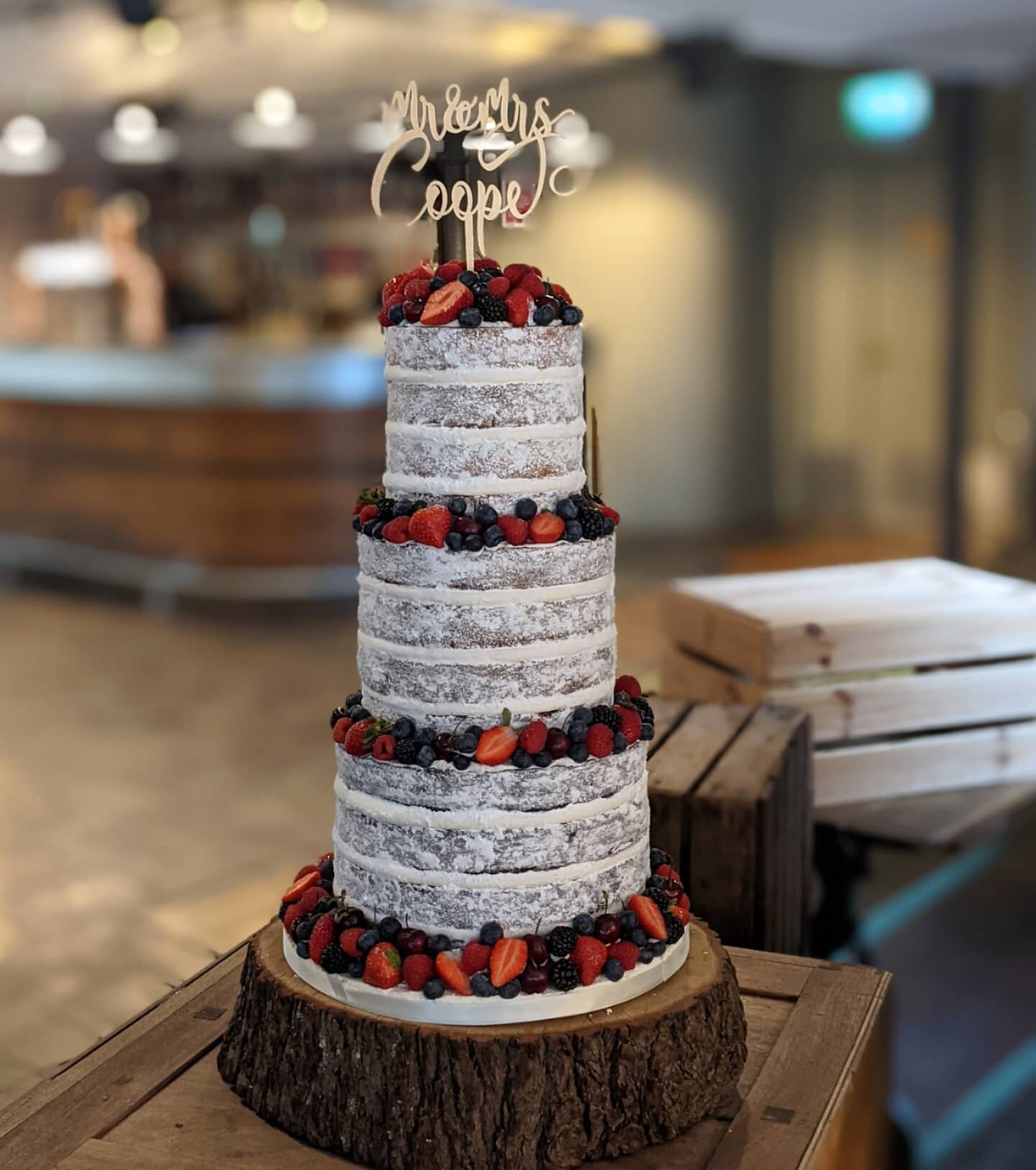 Anna and Gareth's scrumptious naked wedding cake at @thewestmill last week, tiers of Chocolate Mud, Salted Caramel and Madagascan Vanilla with icing sugared sides, fresh berries and a lovely personalised topper ❤️
Glad that you both had an incredible