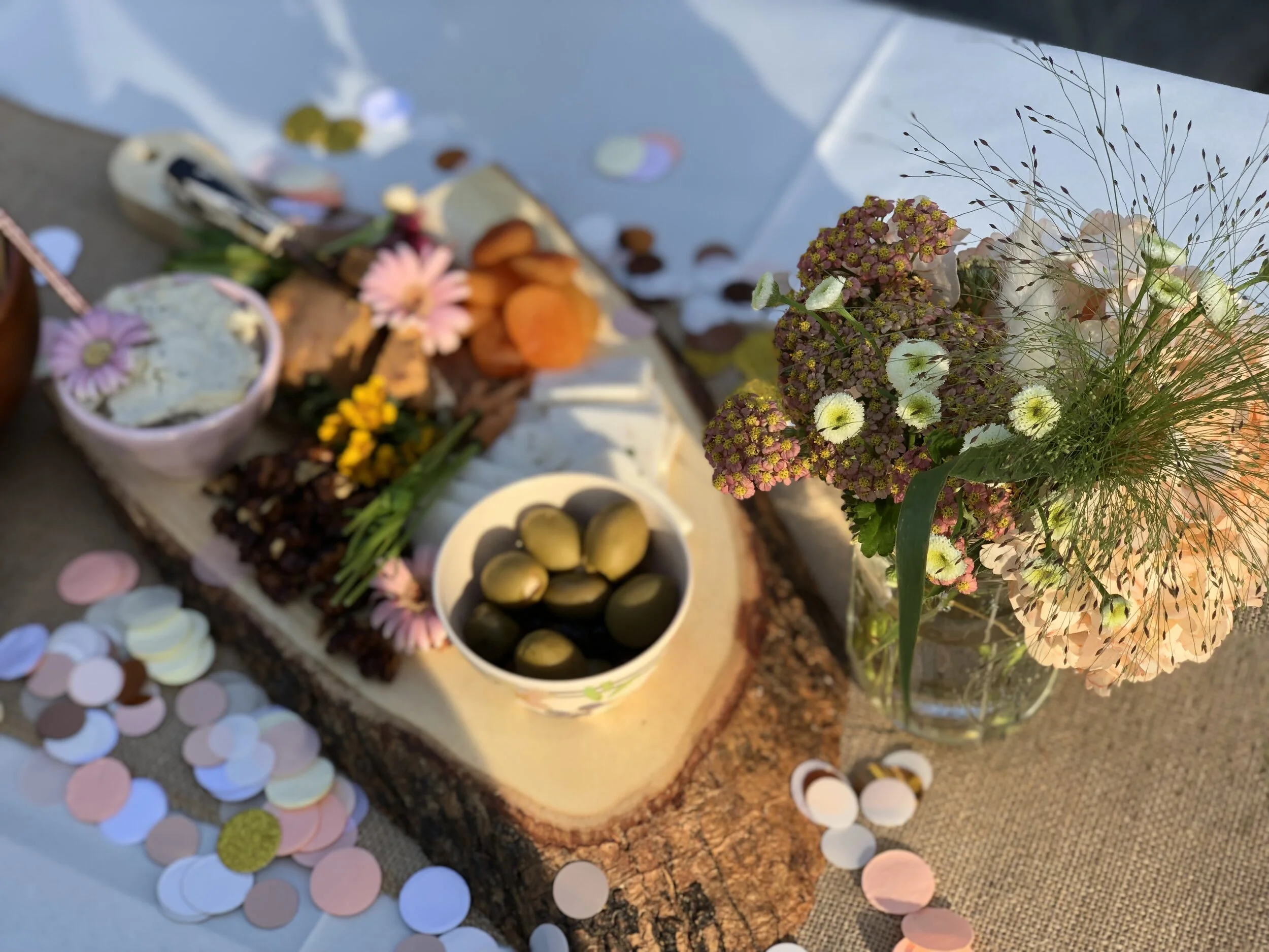 A Shimmery, Spring Backyard Engagement