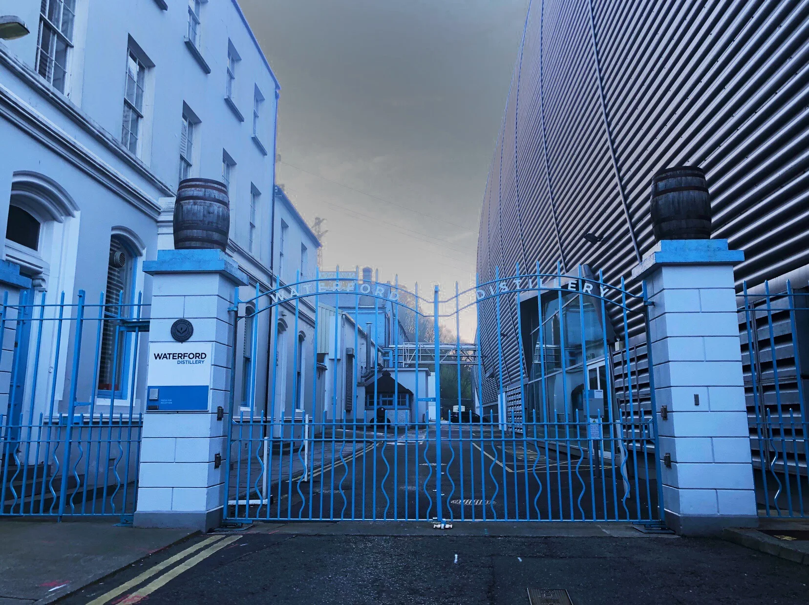 CRYSTAL CLEAR MADNESS :: WATERFORD DISTILLERY