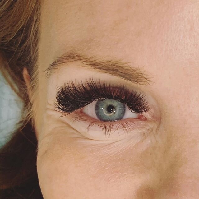 Many people struggle to get their eyelashes to remain curled throughout the day. When your eyelashes are curled up and away from the eye, it gives you more of an awake and youthful appearance. Eyelash extensions help to provide you with that lifted a