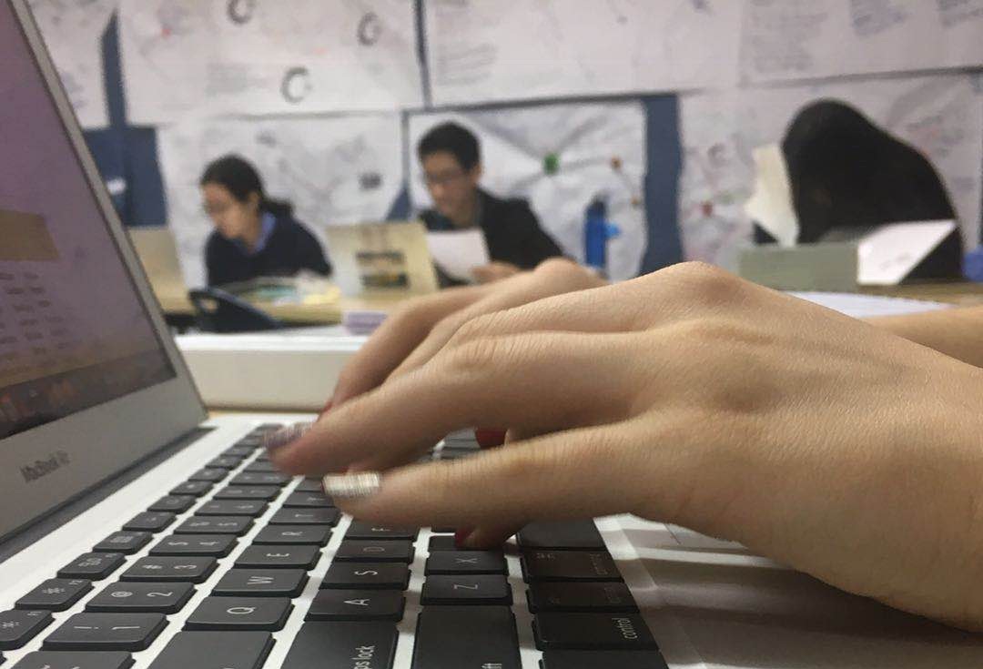Learning Code requires a lot of time looking at screens, thinking logically and patting away at keys. (image: Erika B., Concordia Applied Journalism )