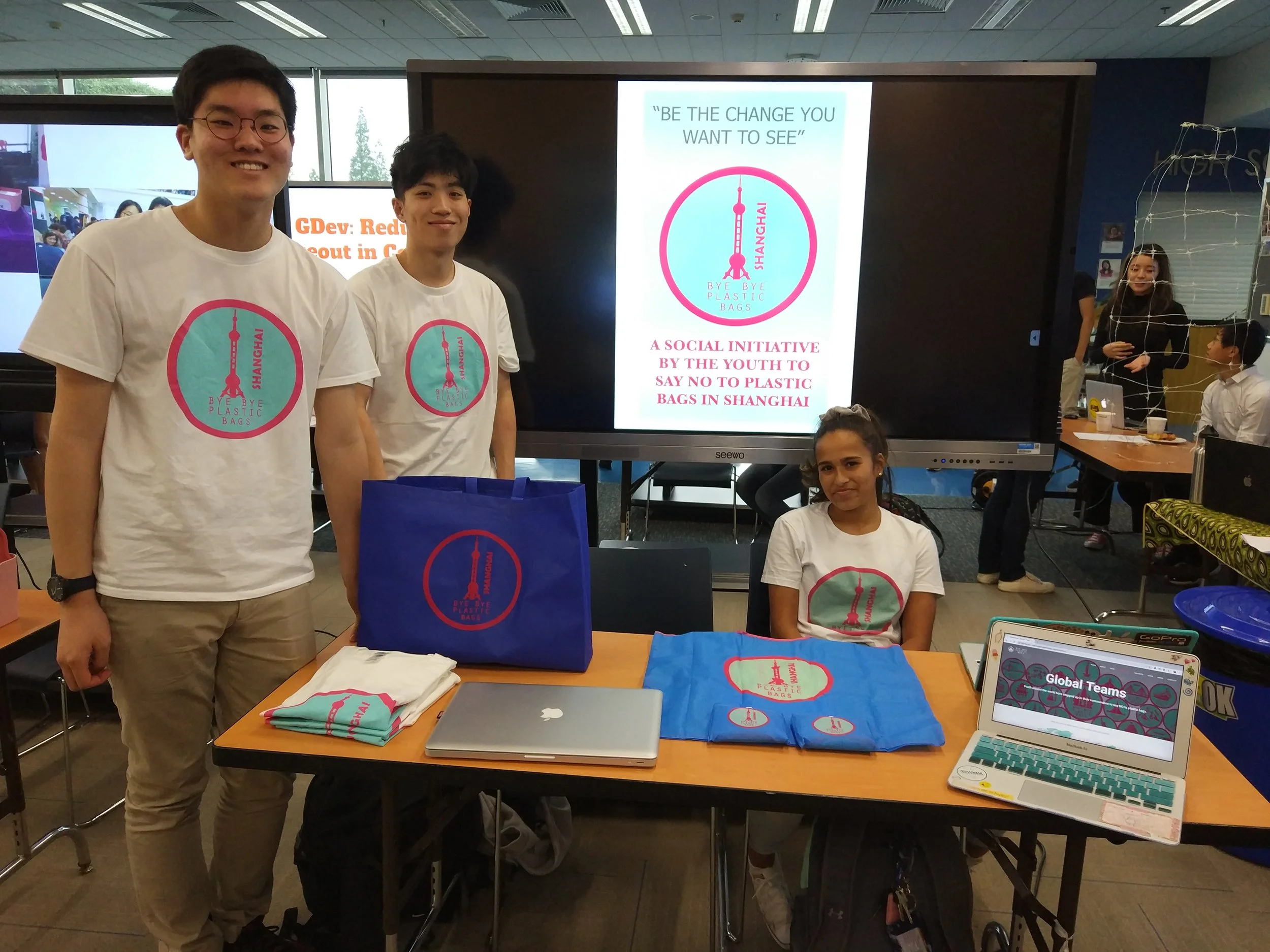 Students from the Global Issues Network’s Bye Bye Plastic Bags group. Hoony K (left) won an inaugural Concordia Service Award for his work in founding the BBPB Shanghai chapter.