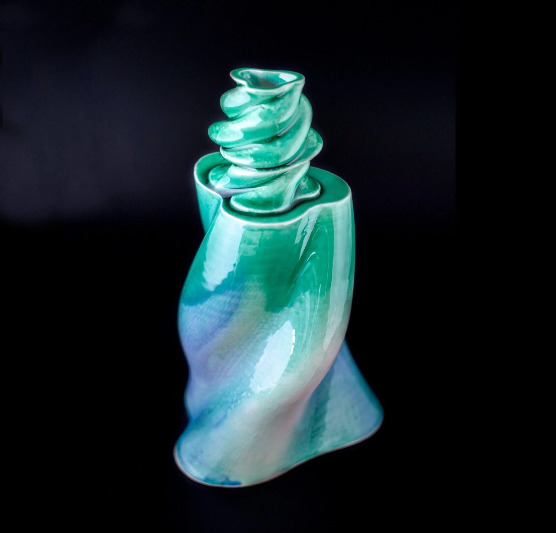Twisted Vase (2020), Ana Katricenko, Photo Ana Katricenko