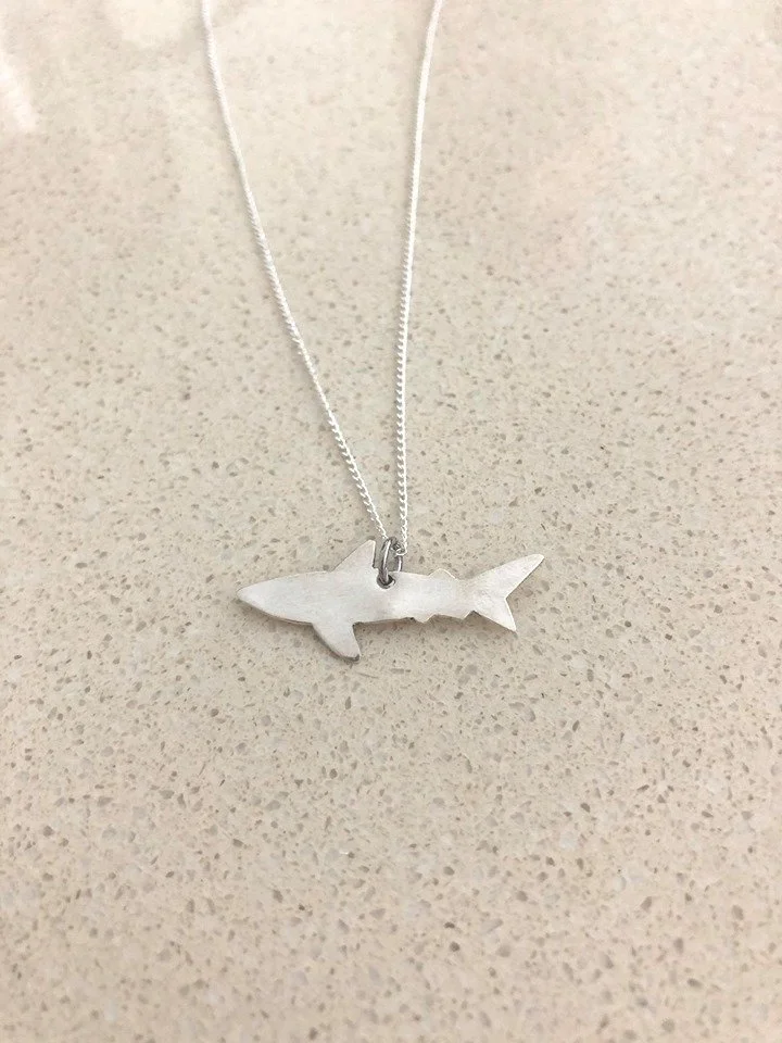 Shark+necklace2.jpg
