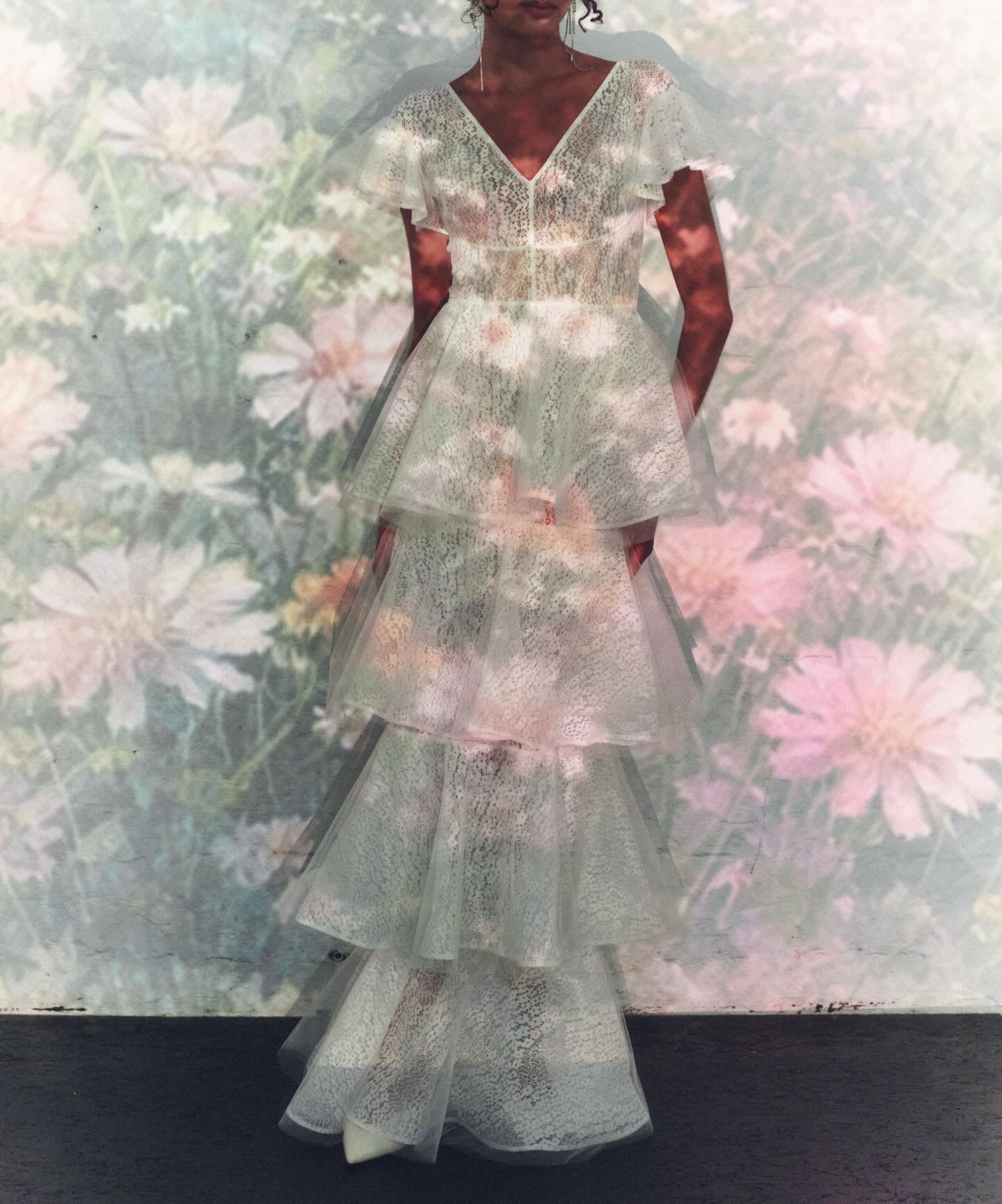 &Eacute;clore // Where light lingers a little longer and every step feels like the beginning of something in bloom.