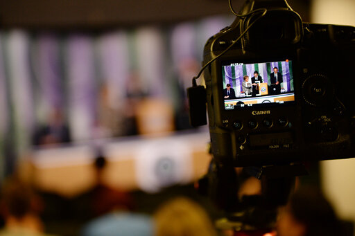  Photos by  Matthias Heiderich . 