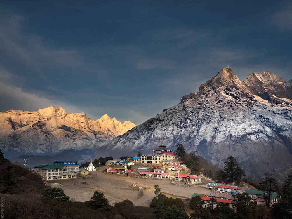 Sunrise at Tengboche. Ivan Borisov .