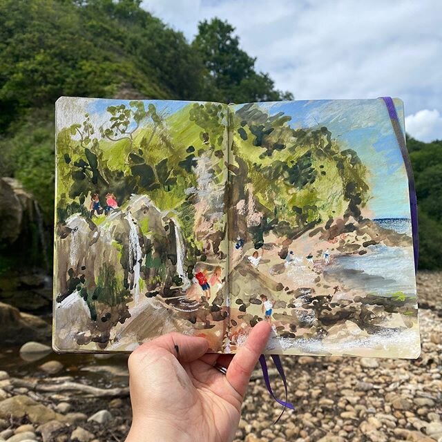 Day 2119: a proper #walktosee today, exploring Hayburn Wyke just north of Scarborough
#observationaldrawing #drawingaday #drawingadaychallenge #illustration #leuchtturm1917 #yorkshirecoast #yorkshiresketch #hayburnwyke @nationaltrust #beachsketch #wa