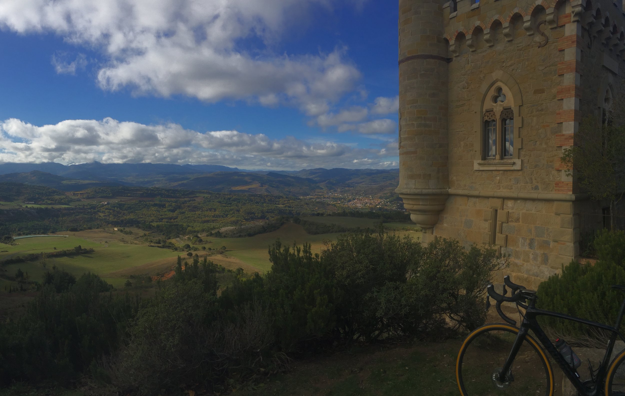 Spectacular views of the Aude valley.