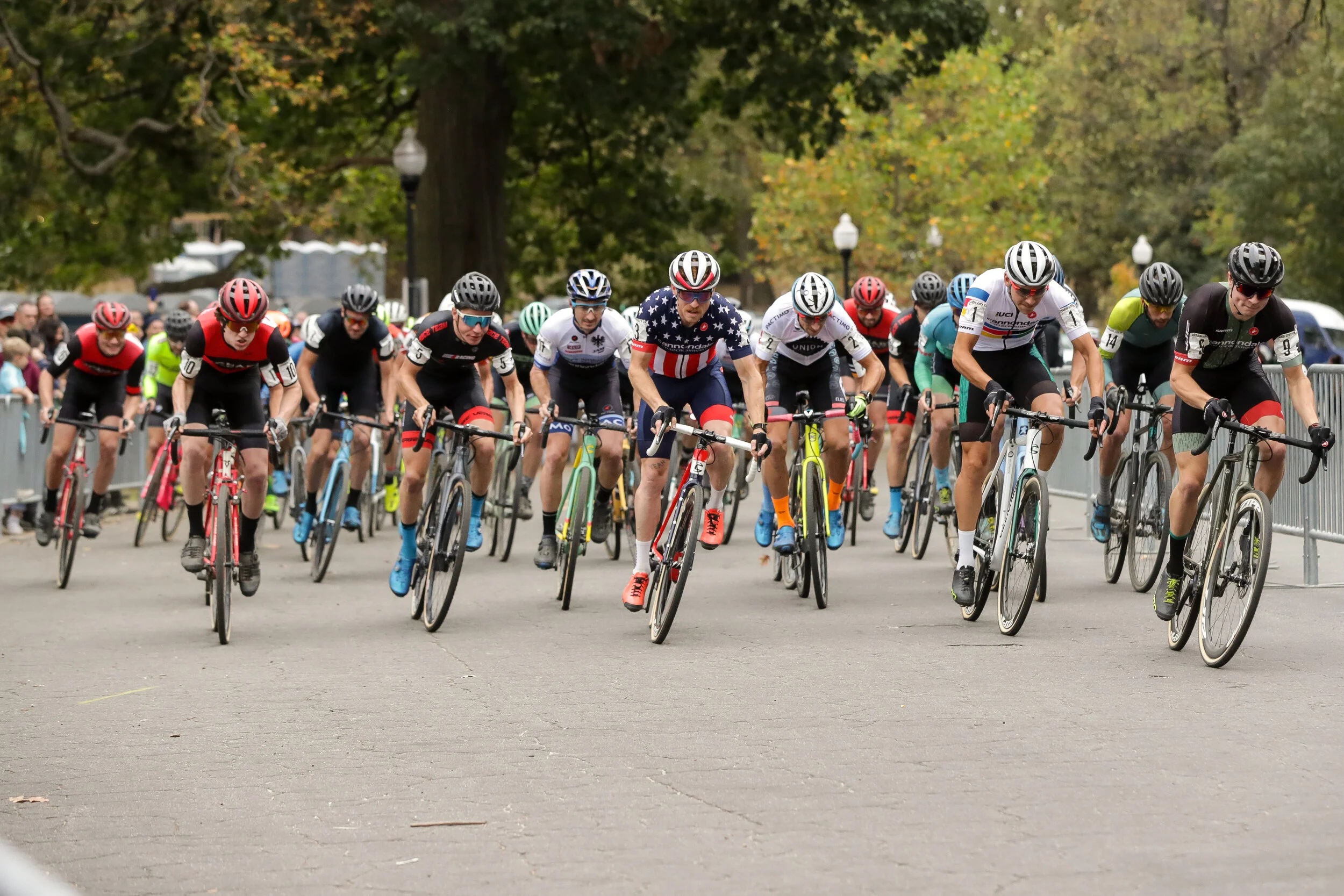 Charm_2019_Day2-Mens start.jpg